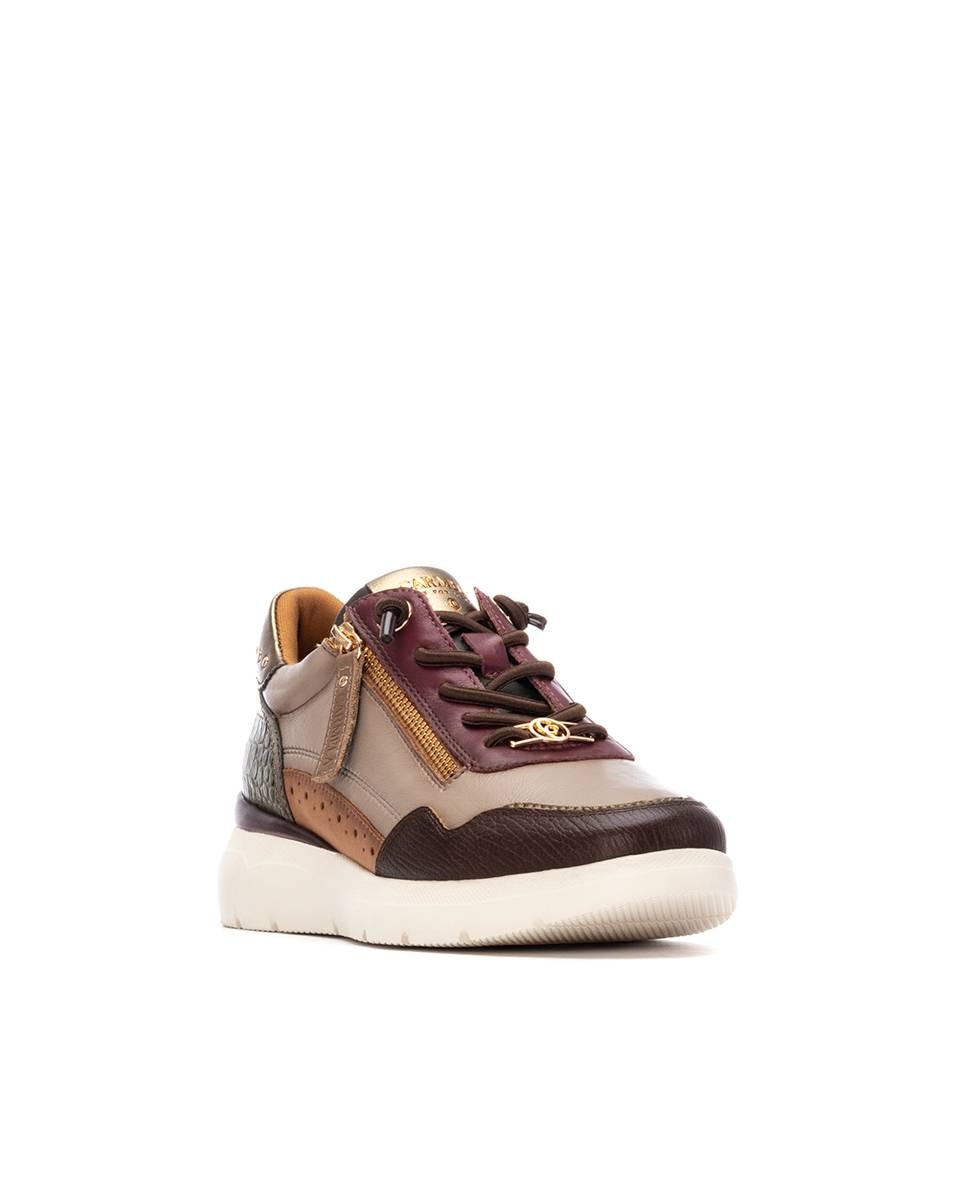 Carmela - Zapatillas de piel de mujer con cordones y cuña baja.