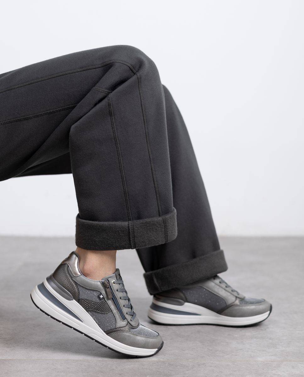 Zapatilla de mujer con cremallera - Xti - Gris Gris-2