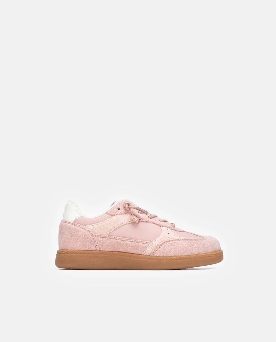Zapatillas de niños con cordones y suela de goma