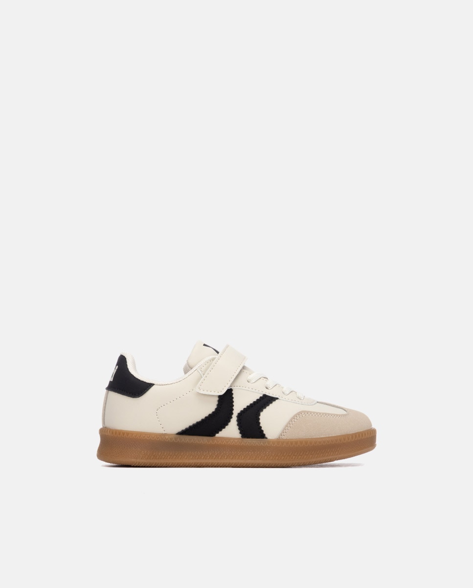Imagen 0 de Zapatilla de niña con cordones Beige