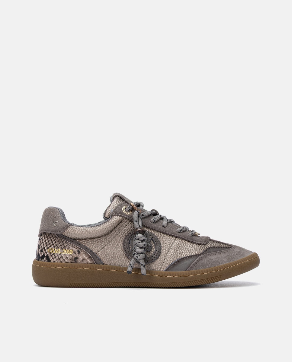 Carmela - Zapatilla de mujer con cordones de piel.