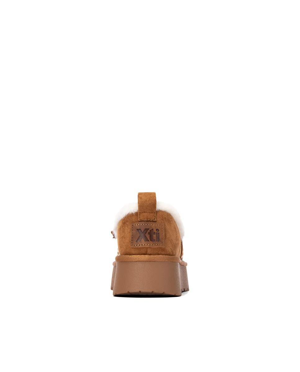 Mocasín de mujer con pelo y borlas - Xti - Camel Camel-9