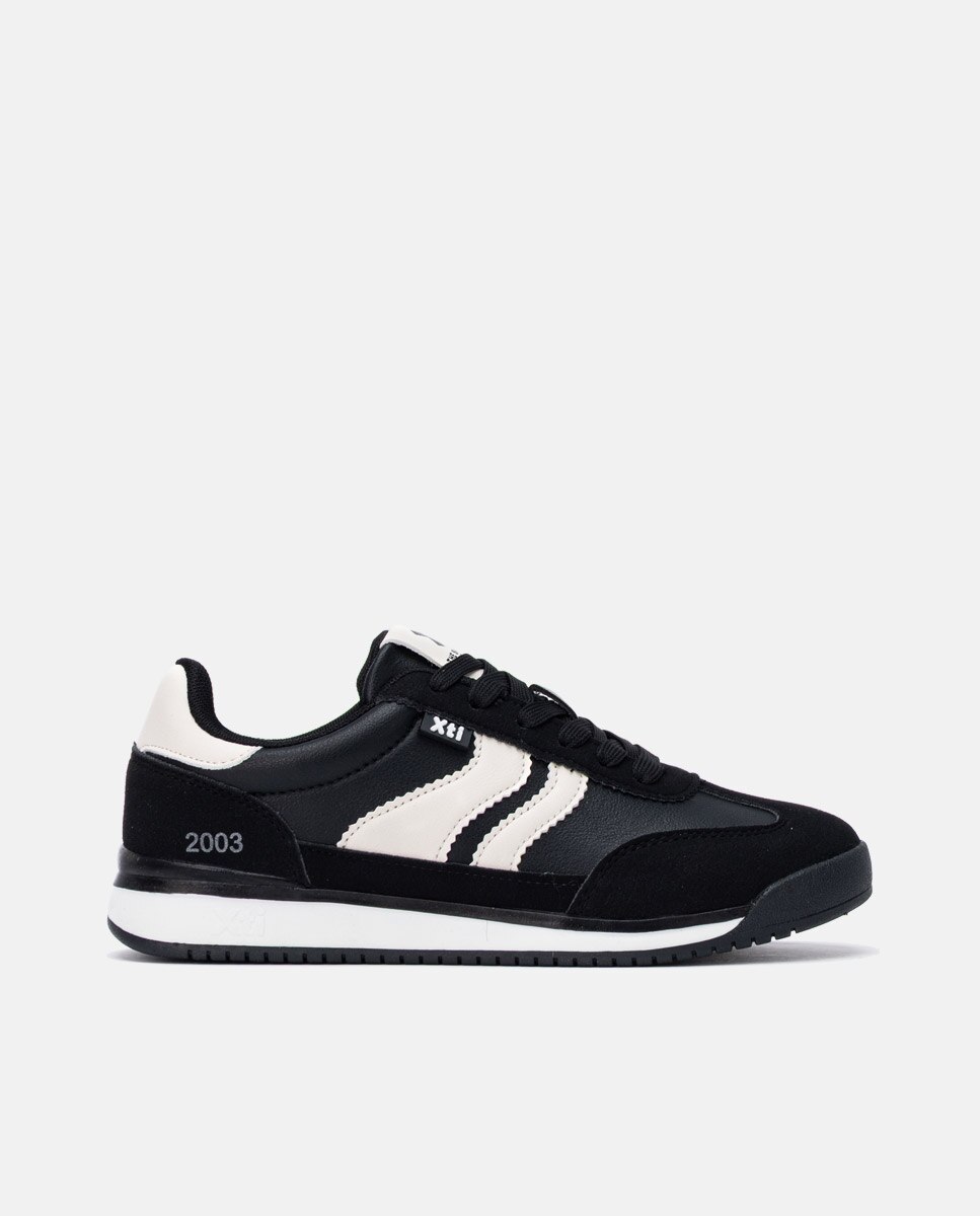 Imagen 0 de Zapatilla de mujer con cordones Negro