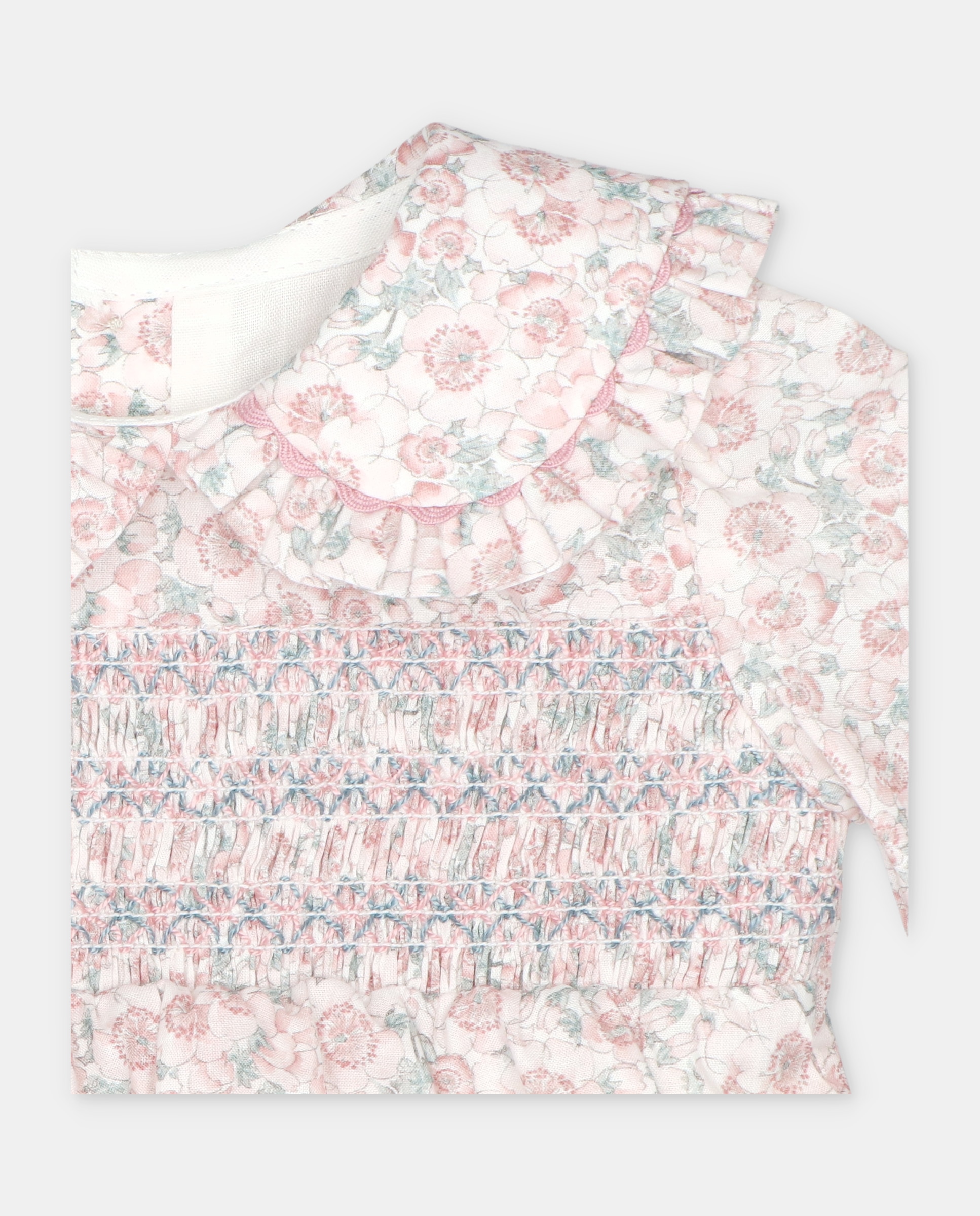 Pelele de bebé niña de algodón estampado de flores con bordado smock. - Martín Aranda - Rosa claro Rosa claro-2