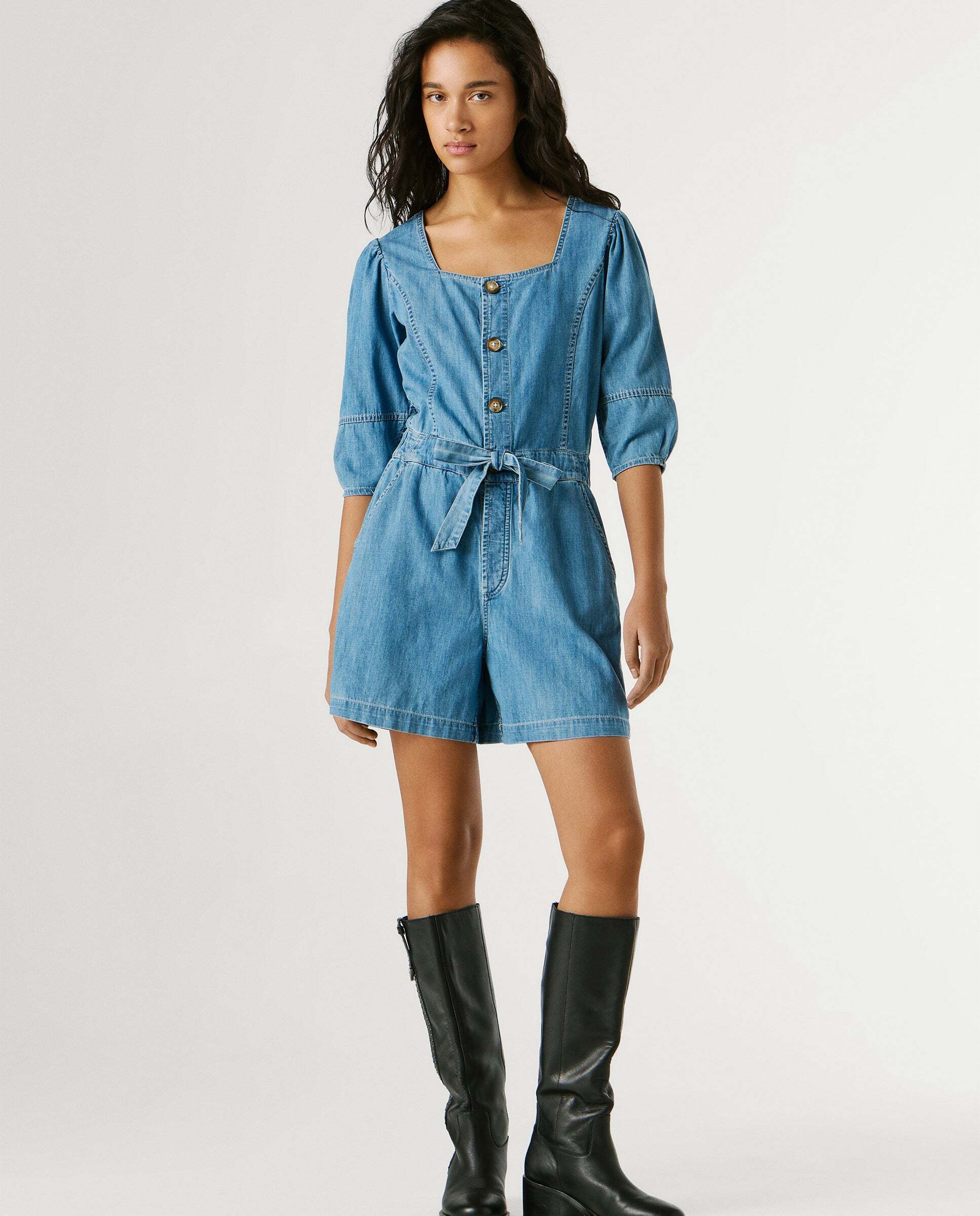 Pepe Jeans - Mono vaquero corto de mujer fit regular.
