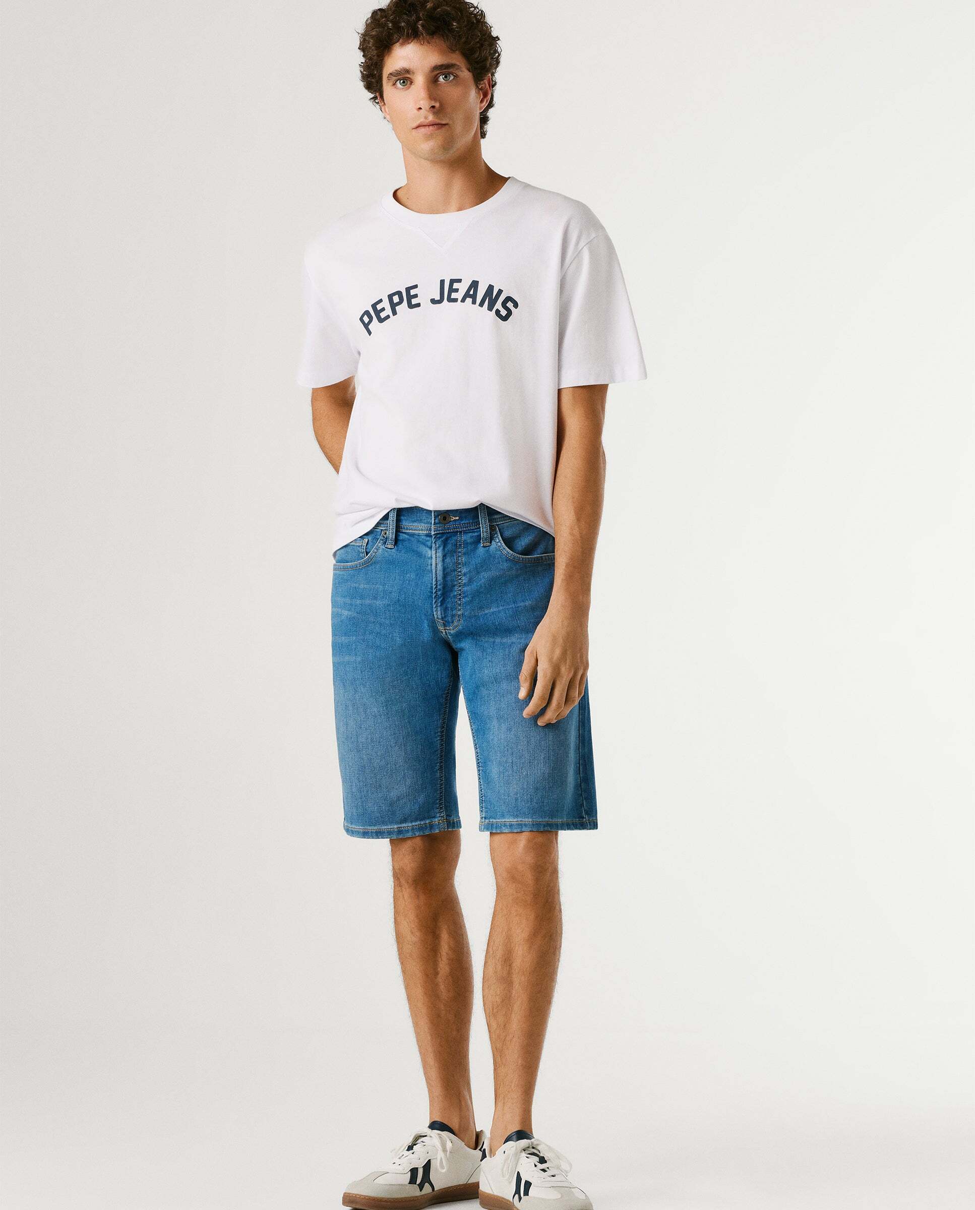 Imagen 1 de Bermuda vaquera de hombre fit slim Blanco