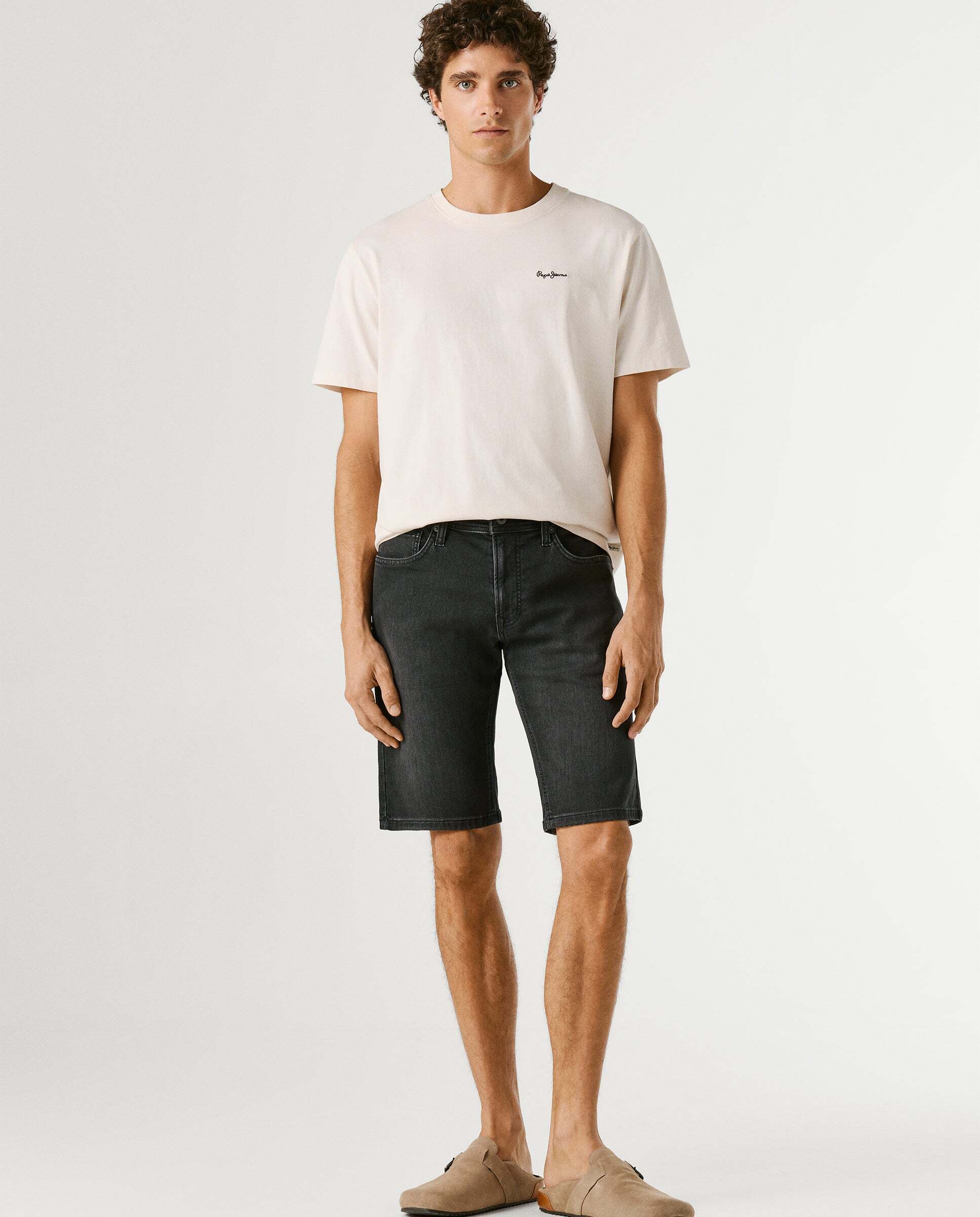 Pepe Jeans - Bermuda vaquera de hombre fit slim.