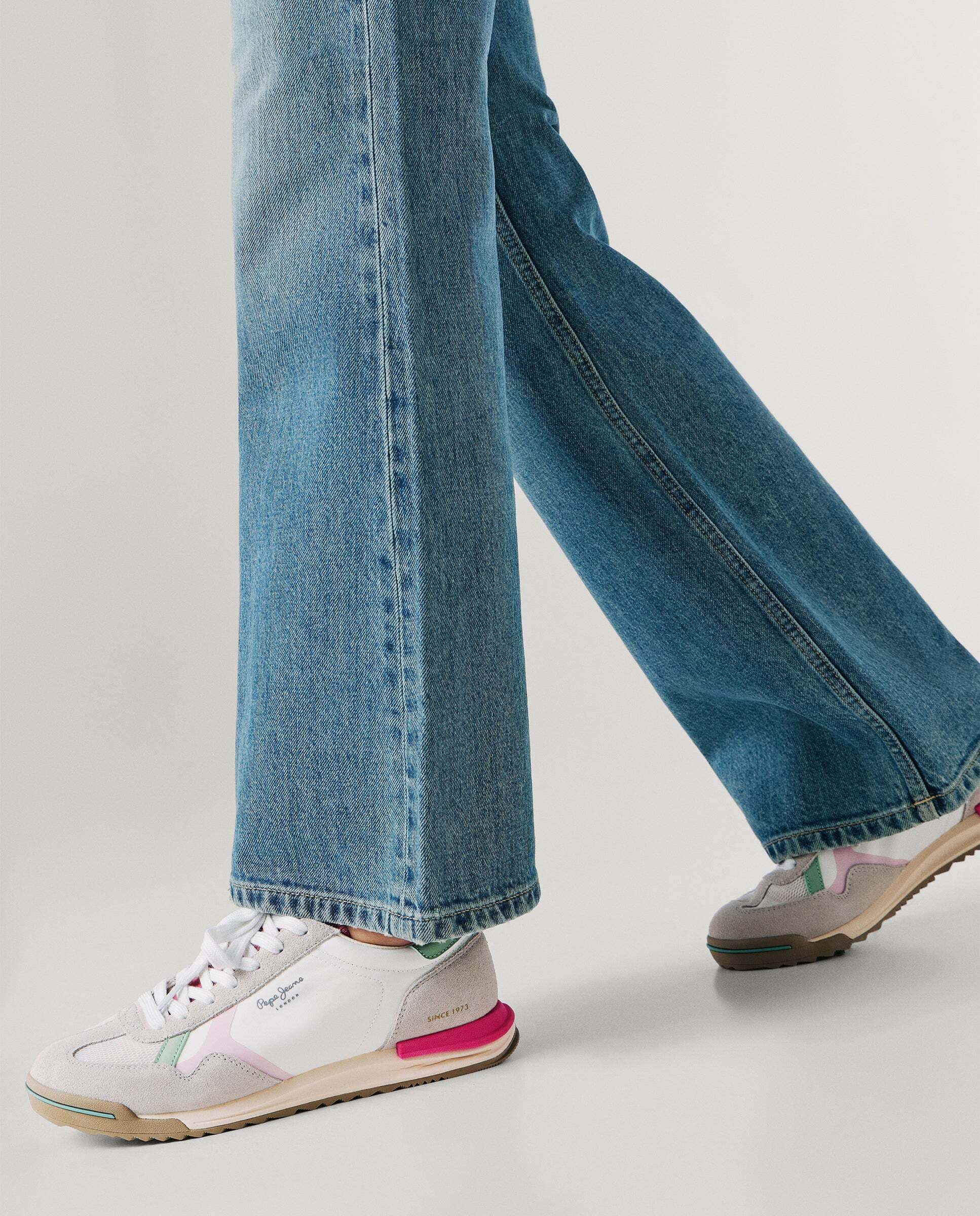 Imagen 0 de Marvin - zapatillas retro con detalles en ante Blanco