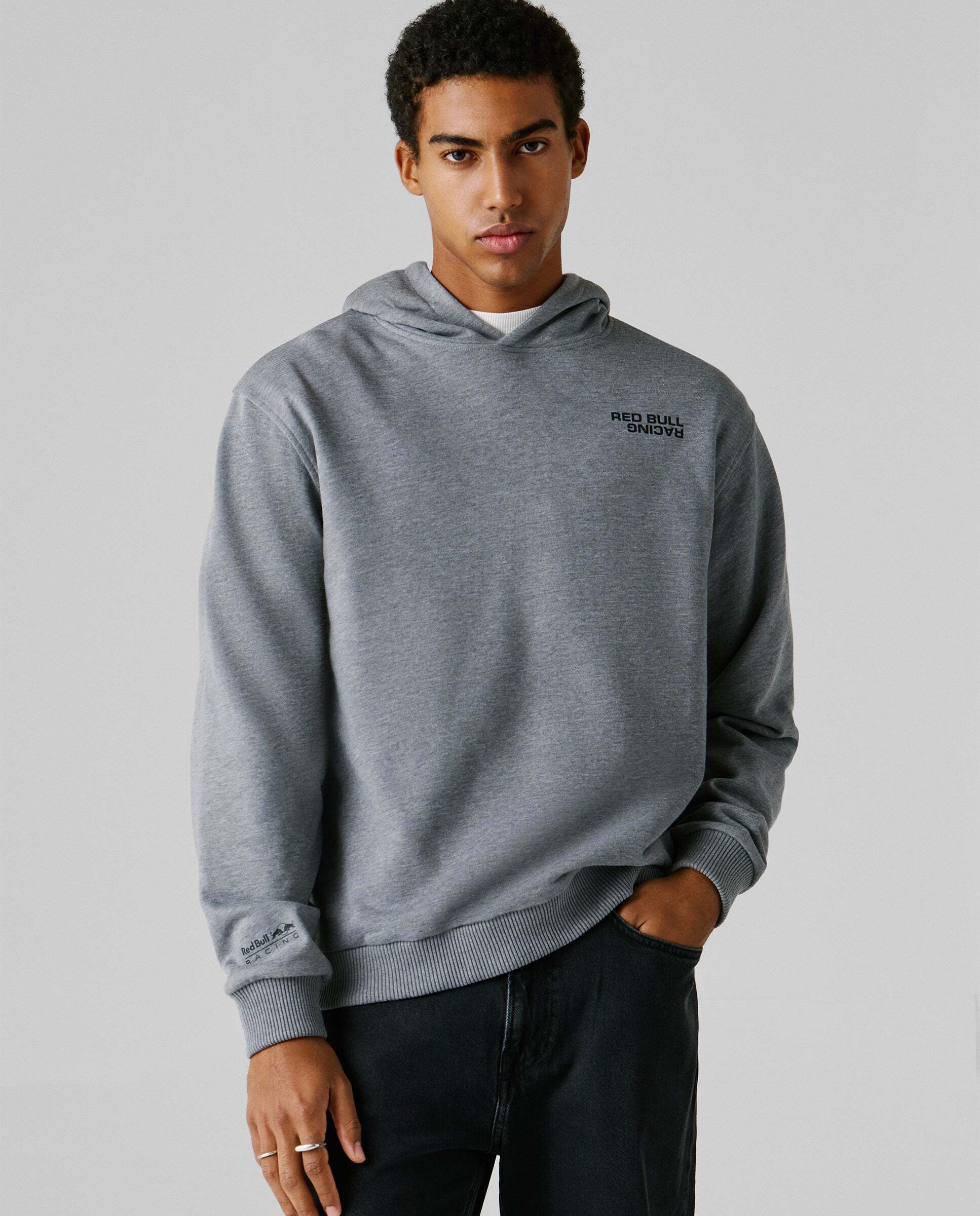 Imagen 0 de Sudadera de hombre capucha fit regular red bull racing Gris