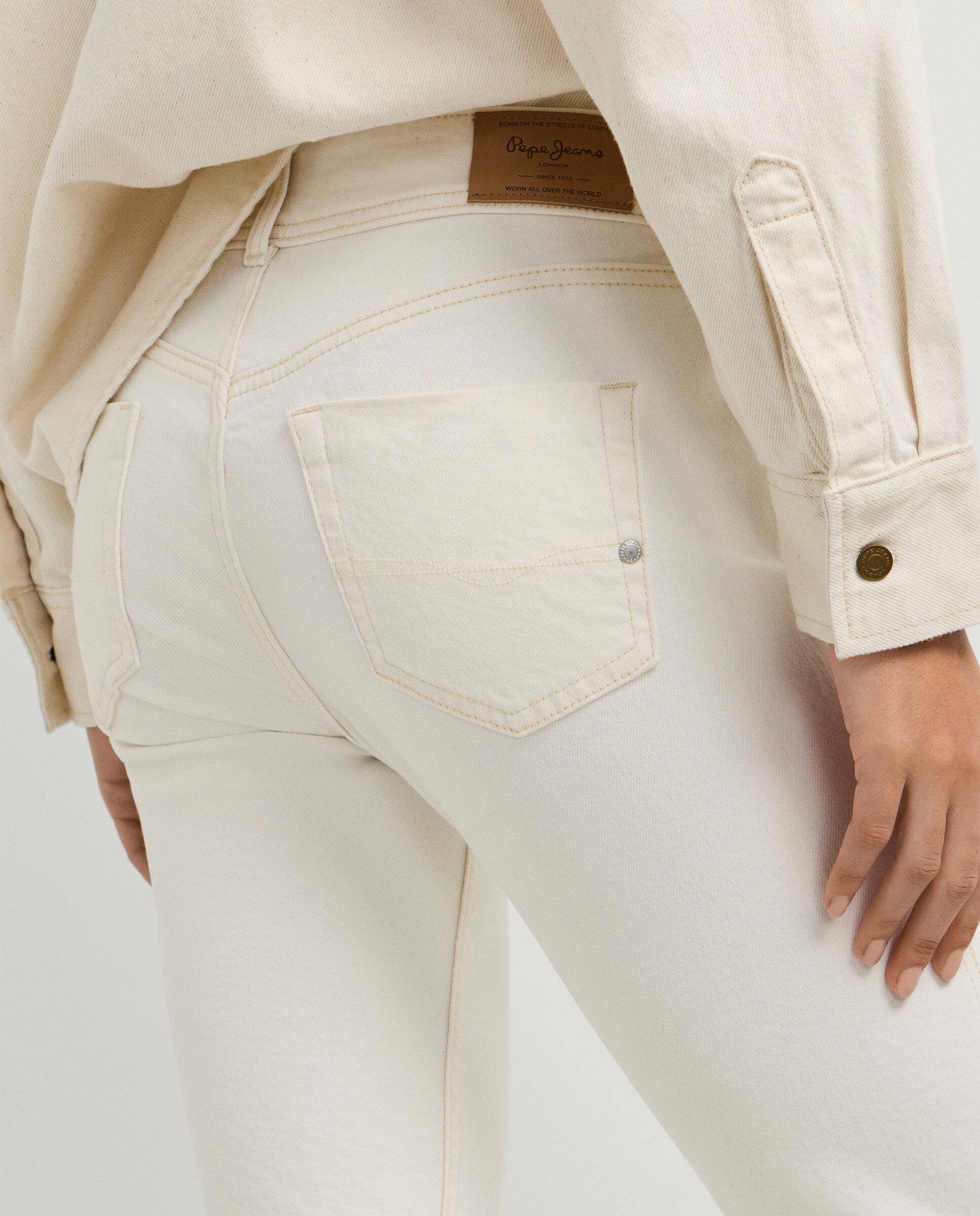 Vaquero de mujer fit bootcut y tiro medio - Pepe Jeans - Gris Natural-6