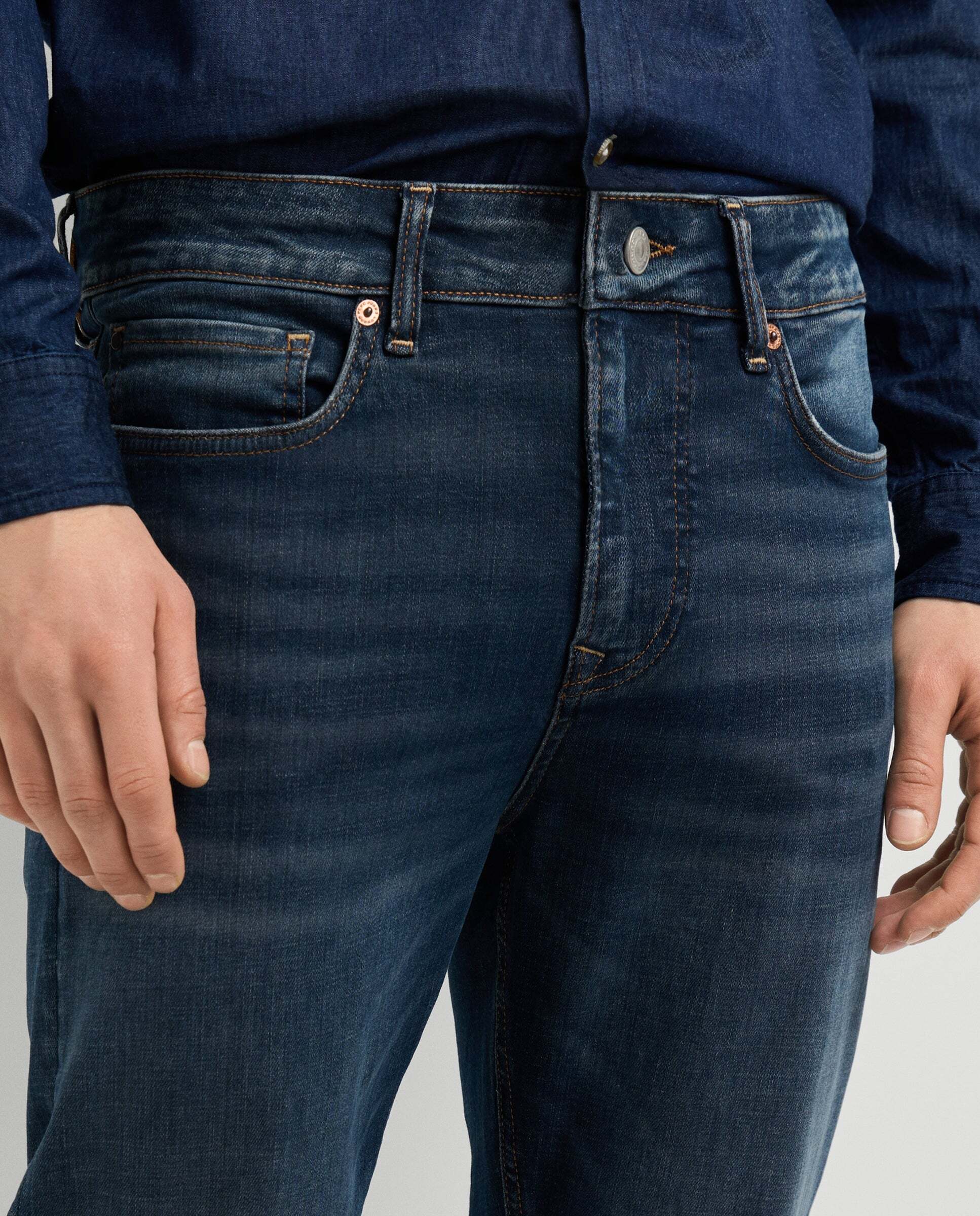 Imagen 4 de Vaquero de hombre fit skinny tiro regular - Pepe Jeans - Azul oscuro Azul oscuro