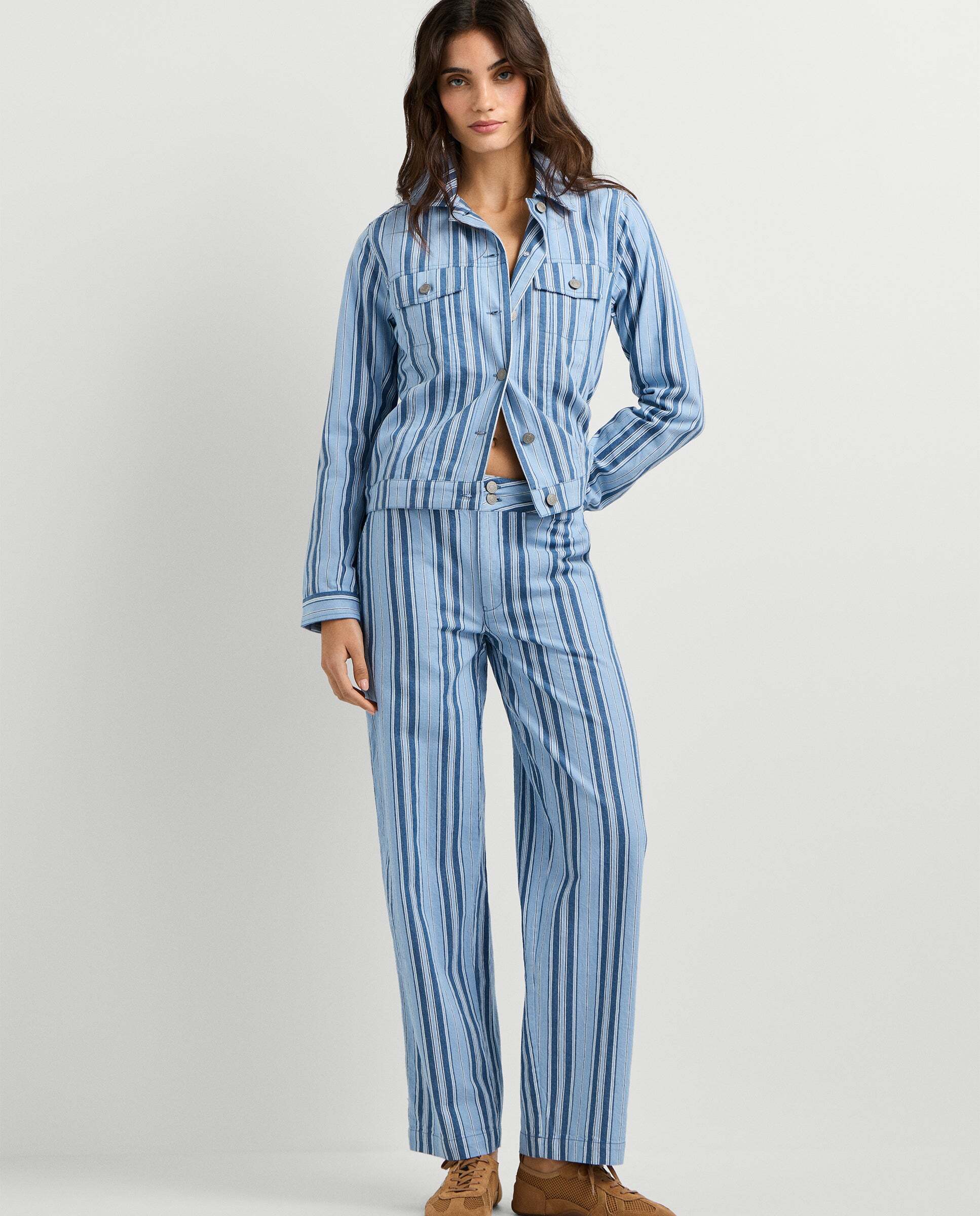 Pepe Jeans - Pantalón de mujer ancho de rayas.