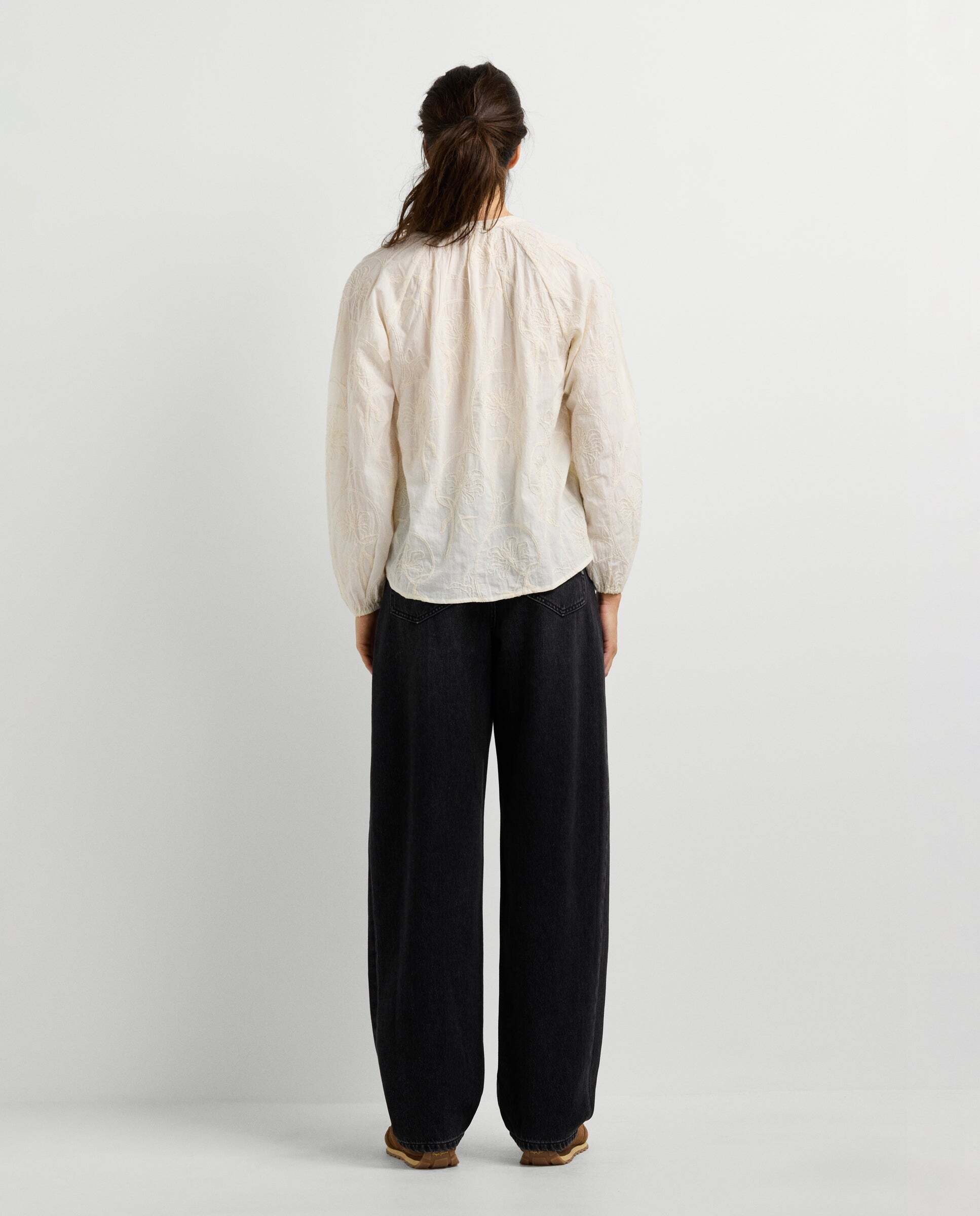 Imagen 3 de Blusa de mujer con bordados florales - Pepe Jeans - Blanco Blanco