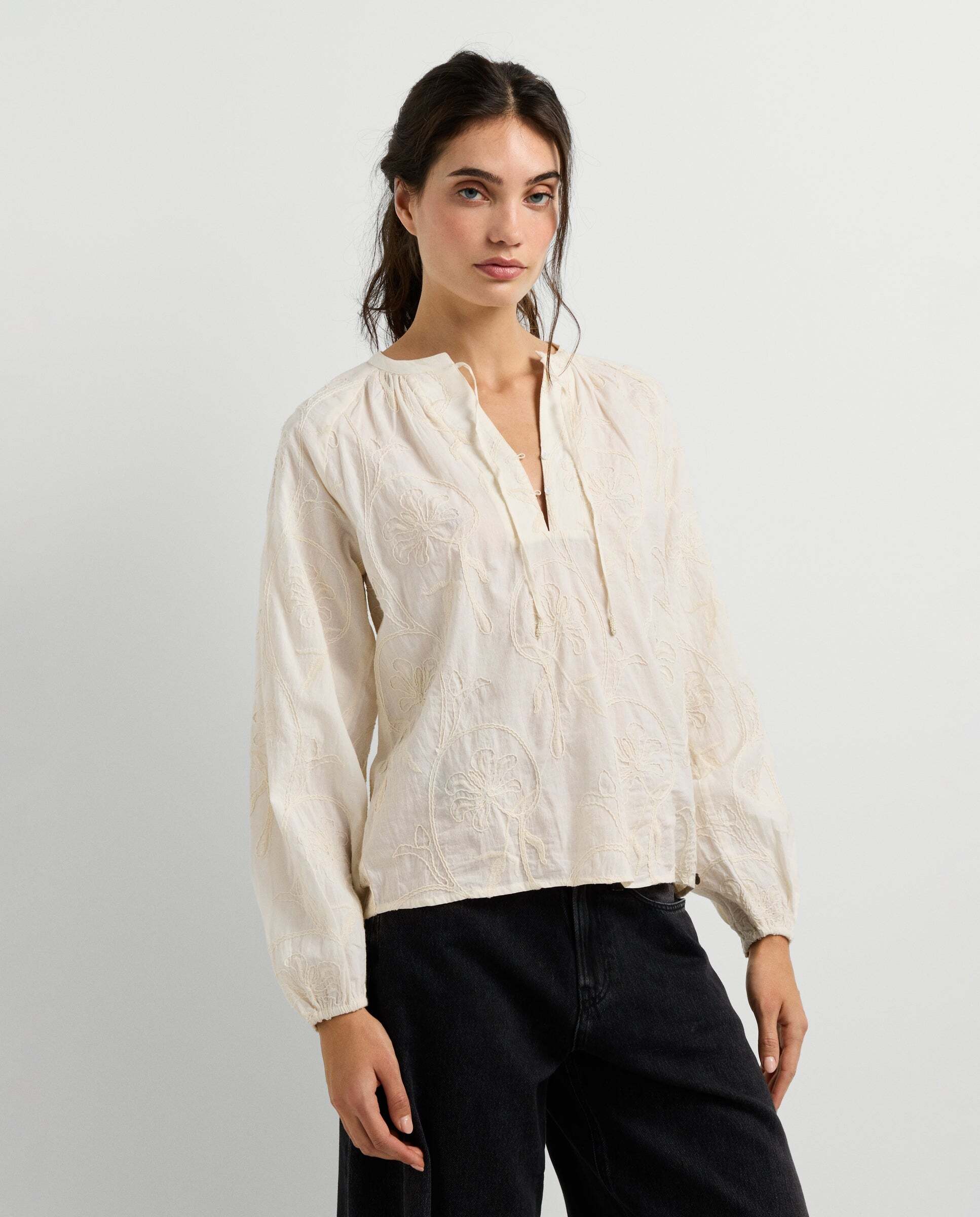 Imagen 6 de Blusa de mujer con bordados florales - Pepe Jeans - Blanco Blanco