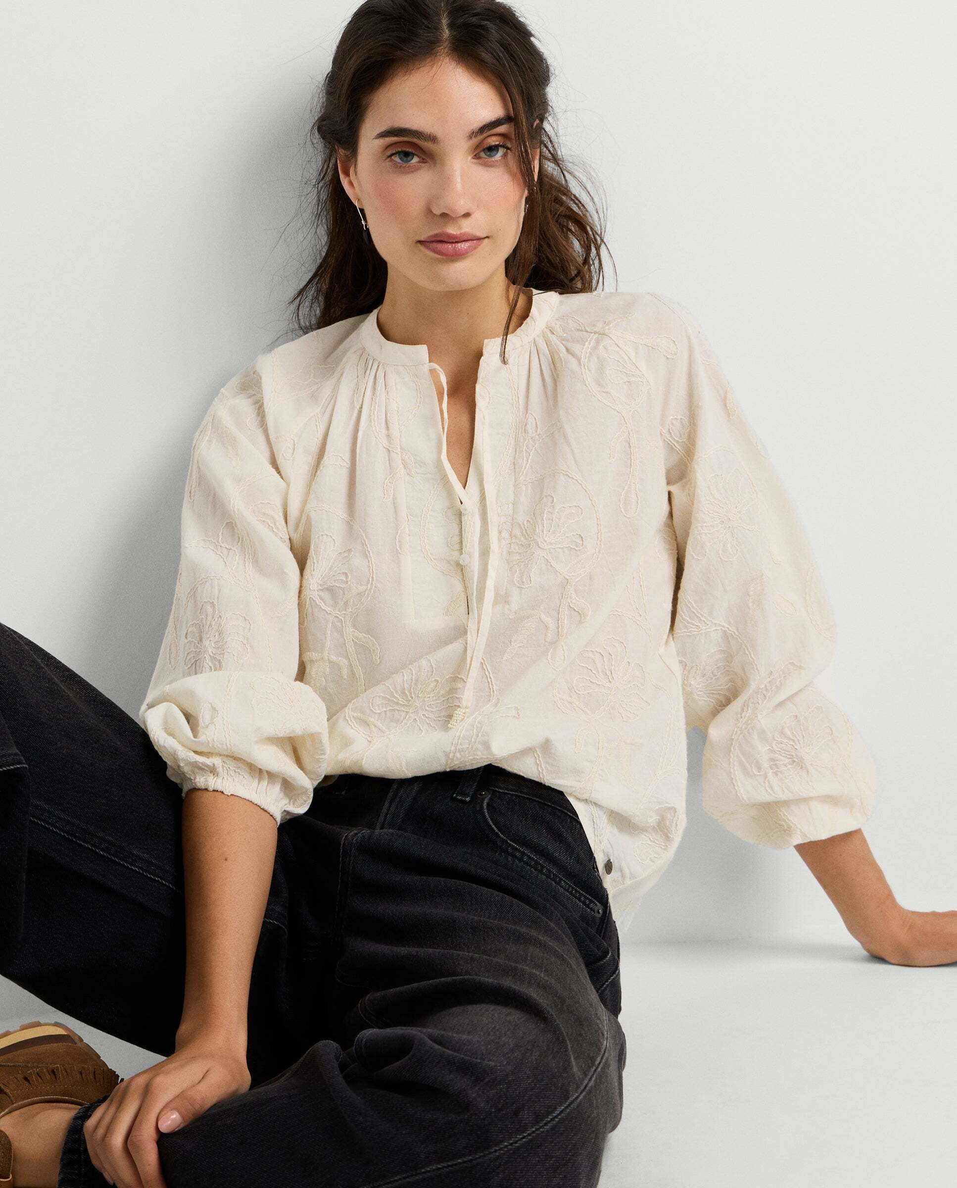 Imagen 7 de Blusa de mujer con bordados florales - Pepe Jeans - Blanco Blanco