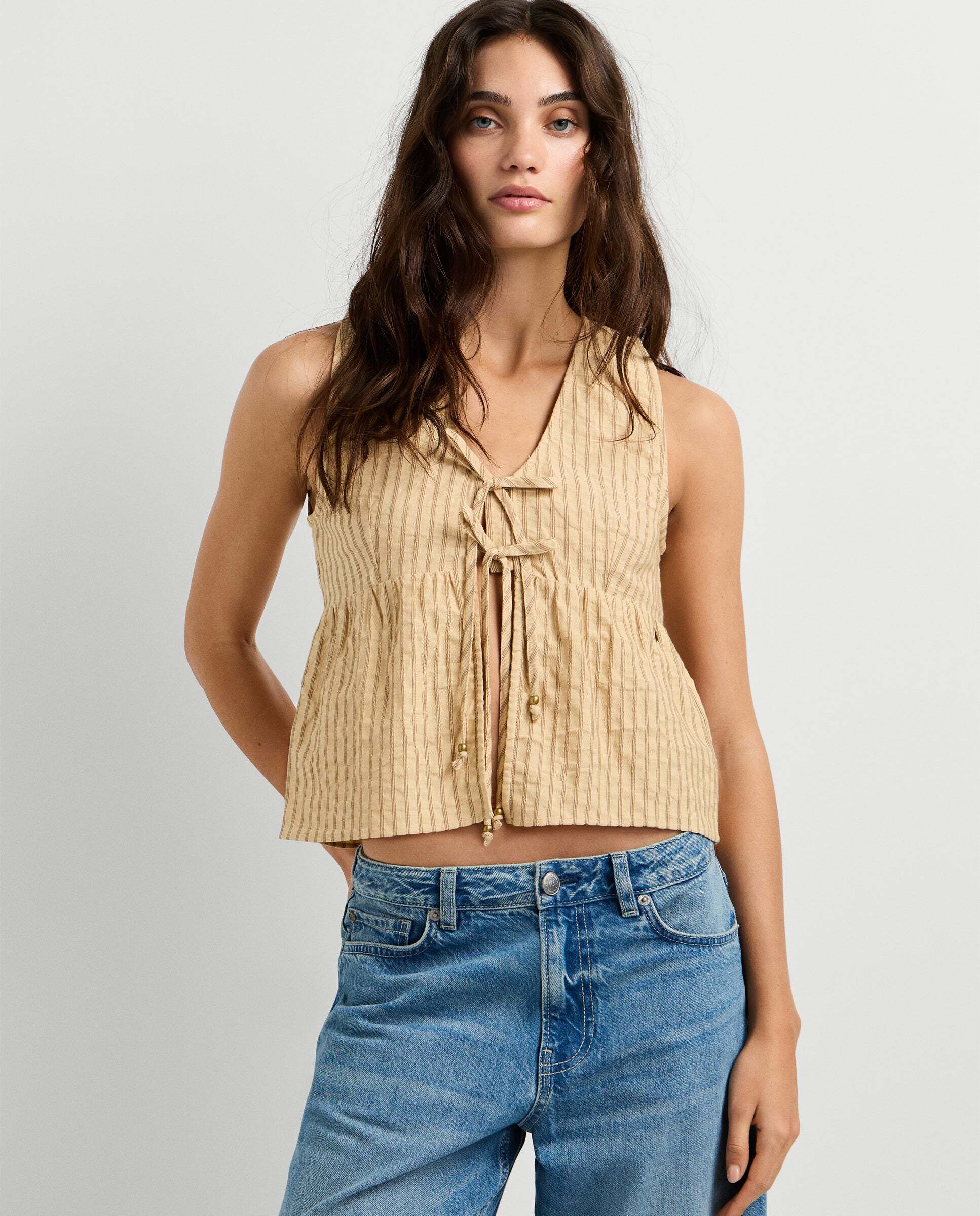 Imagen 0 de Blusa de mujer de rayas con lino Crema