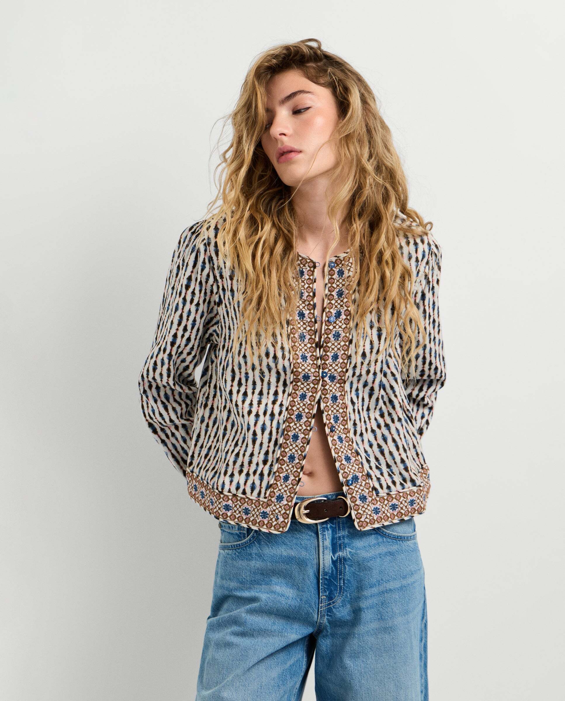Pepe Jeans - Chaqueta de mujer estampado ikat.