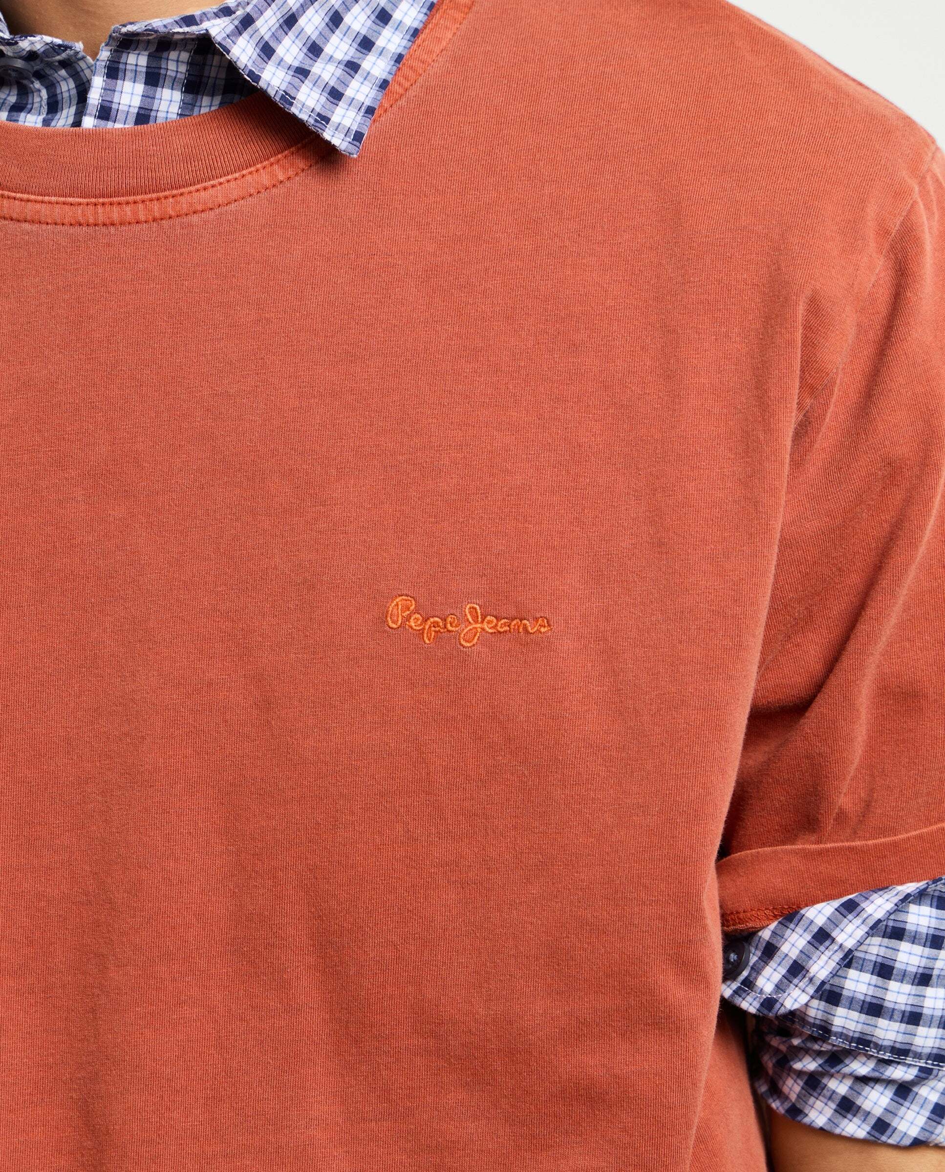 Imagen 4 de Camiseta de hombre logo bordado fit regular - Pepe Jeans - Naranja fuerte Naranja fuerte