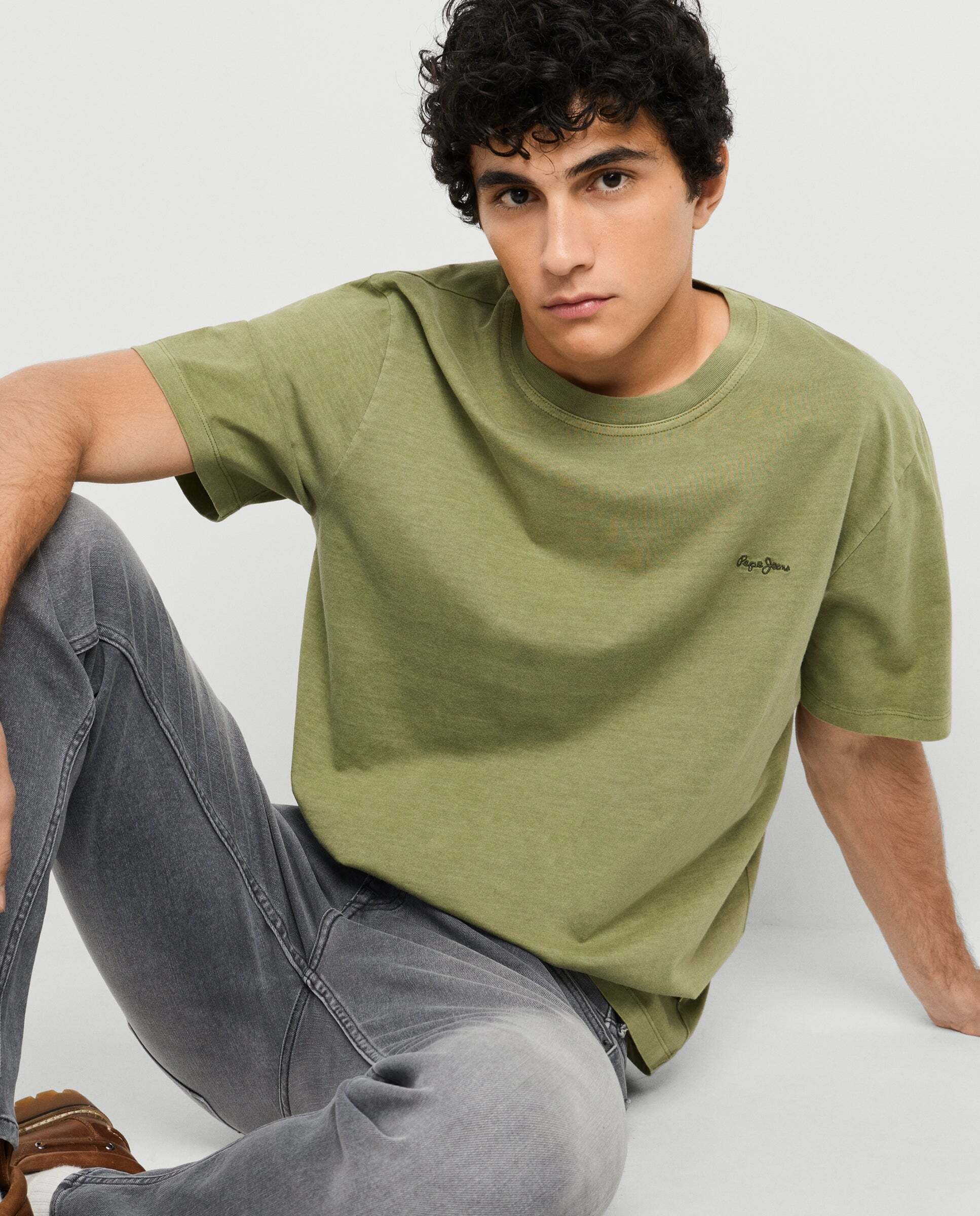 Imagen 1 de Camiseta de hombre logo bordado fit regular - Pepe Jeans - Verde militar Verde militar