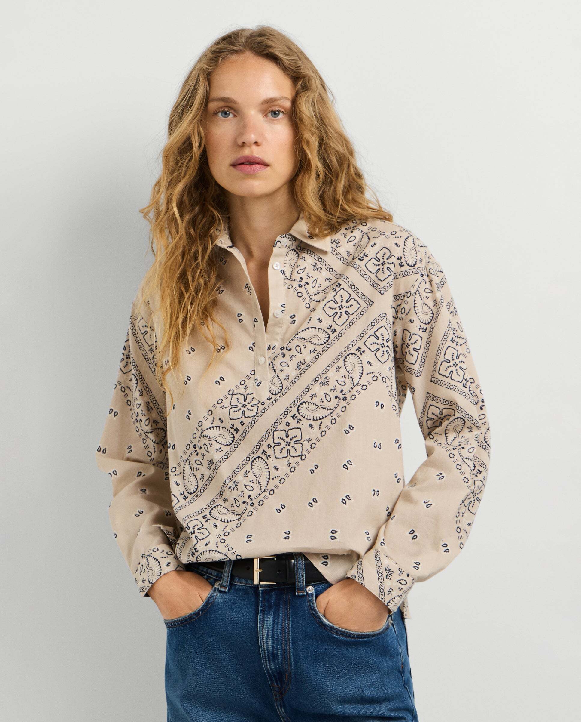 Imagen 0 de Blusa de mujer estampado bandana Natural