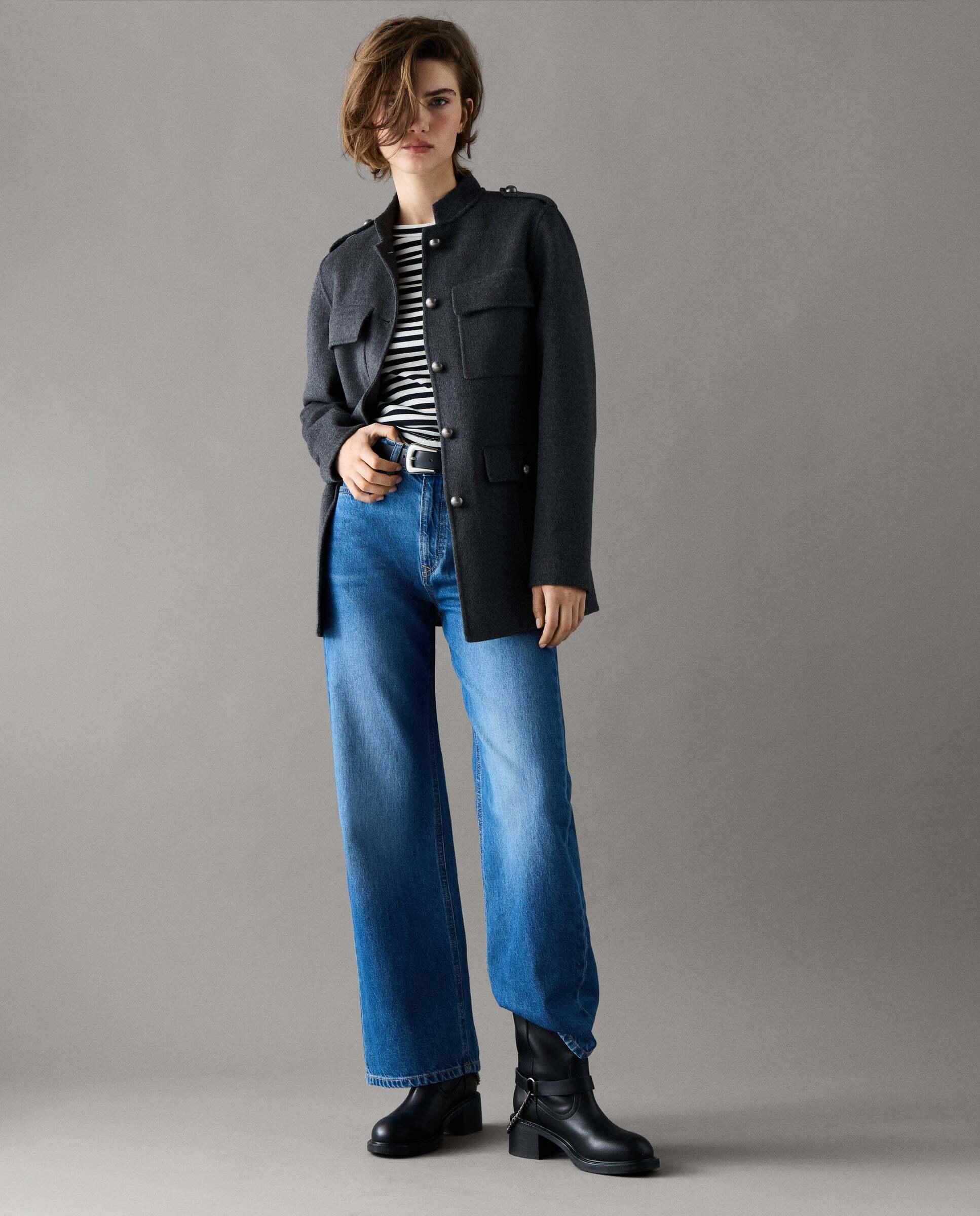 Imagen 0 de Chaqueta de mujer militar de lana Gris