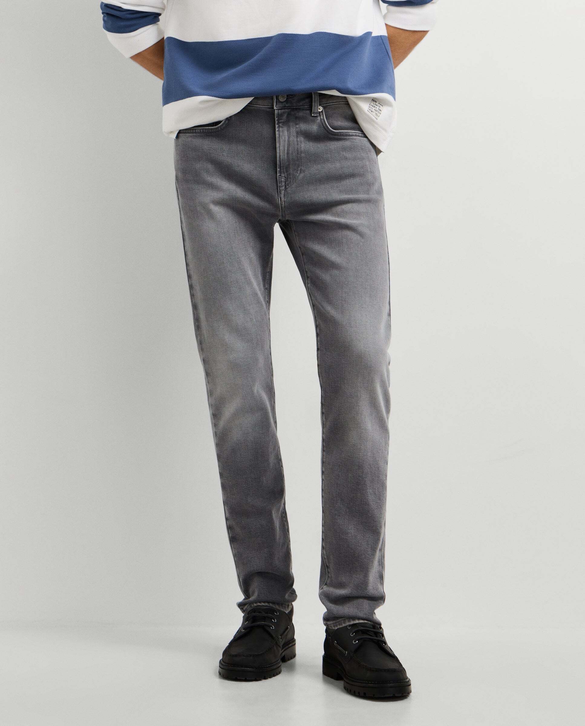 Imagen 2 de Vaquero de hombre fit skinny tiro regular - Pepe Jeans - Gris Gris