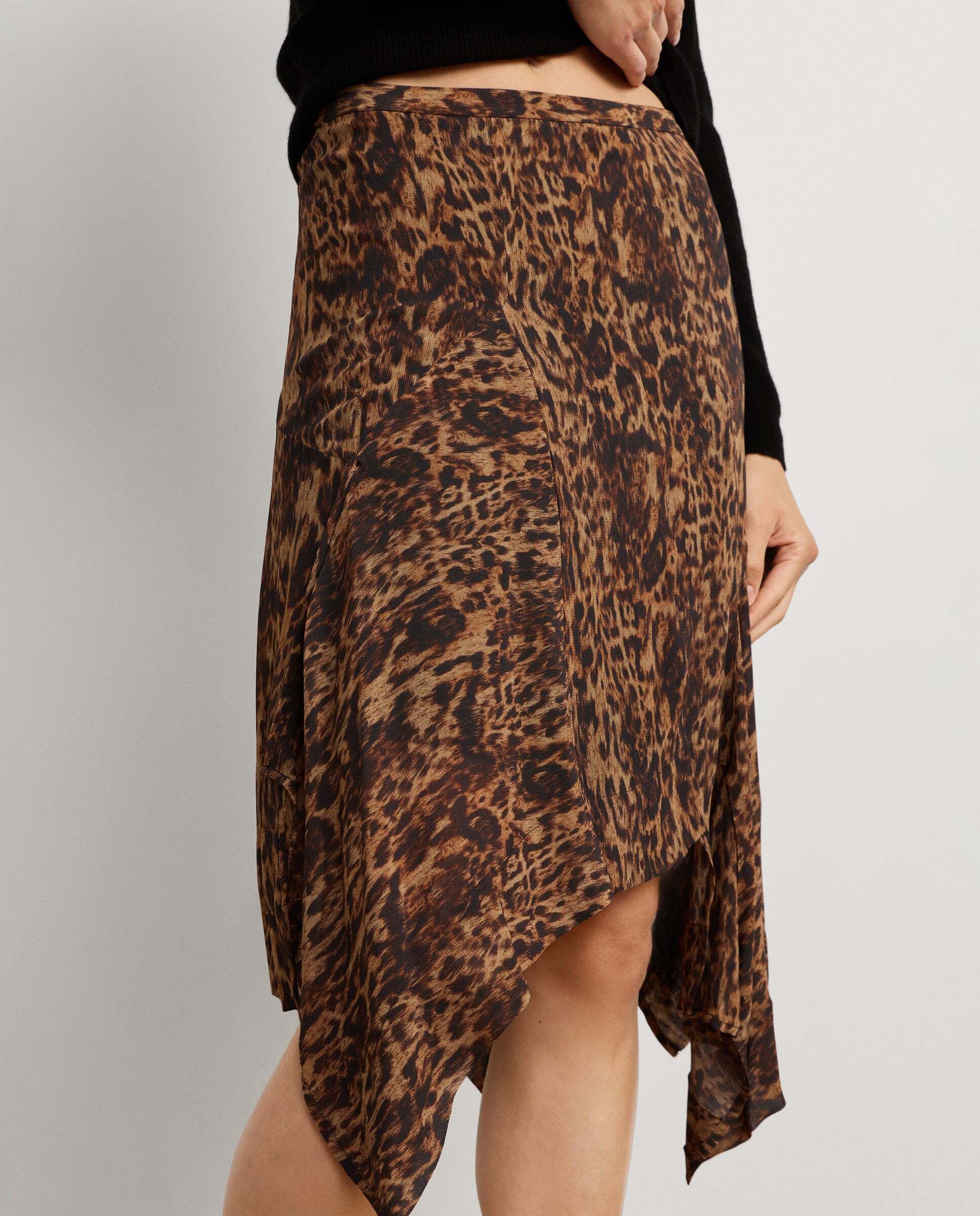 W11 jessa skirt - Pepe Jeans - falda de mujer midi asimètrica animal print - Negro Negro-4