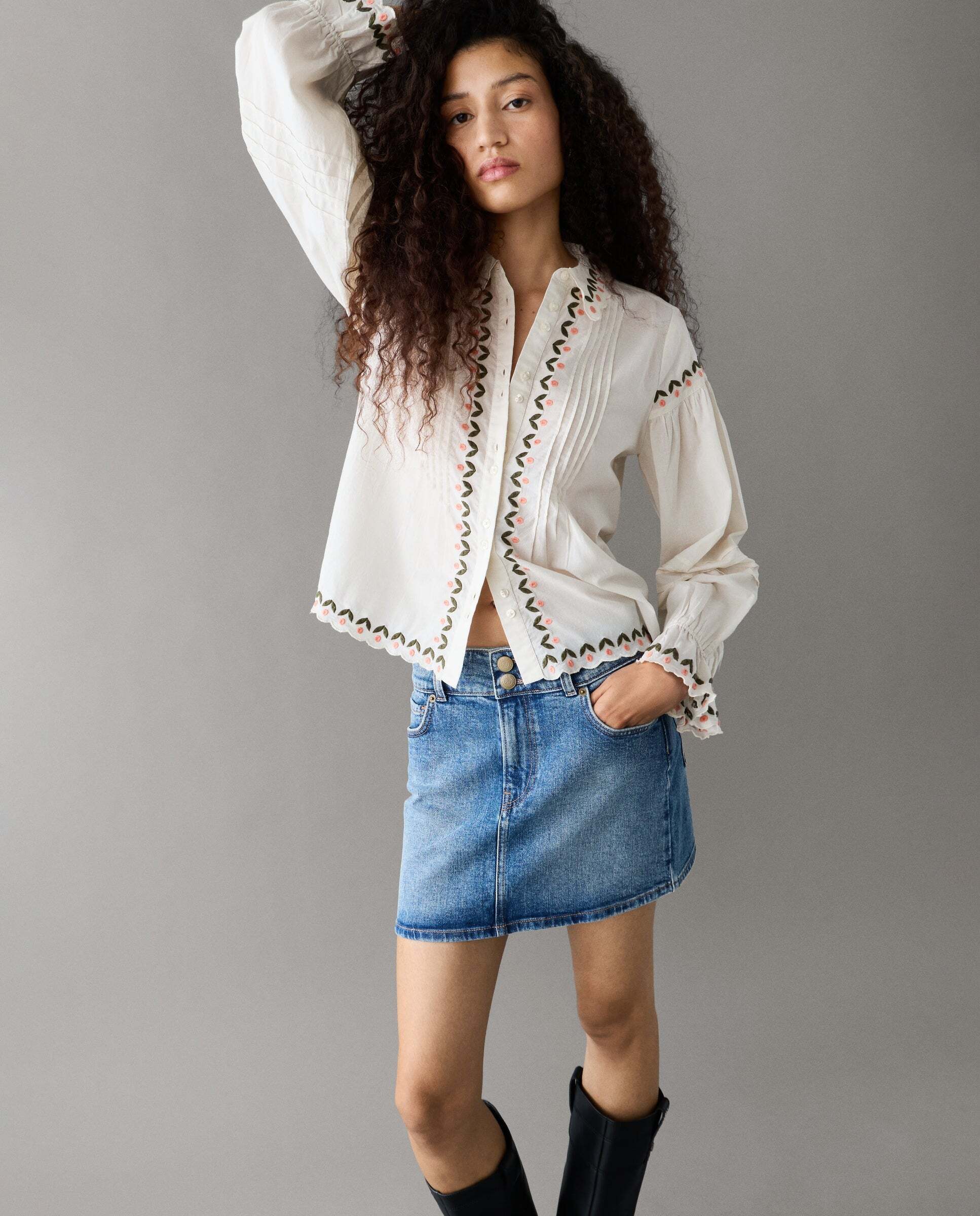Blusa de mujer plisada con detalles bordados - Pepe Jeans - Blanco Blanco-1