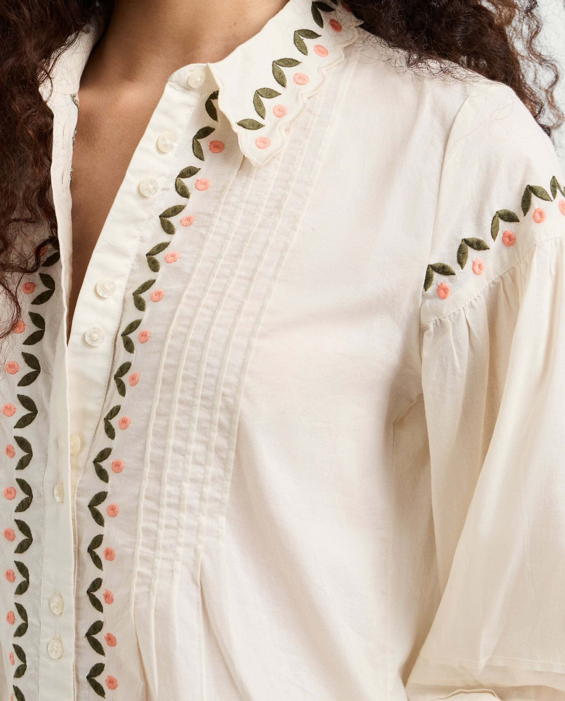 Blusa de mujer plisada con detalles bordados - Pepe Jeans - Blanco Blanco-4