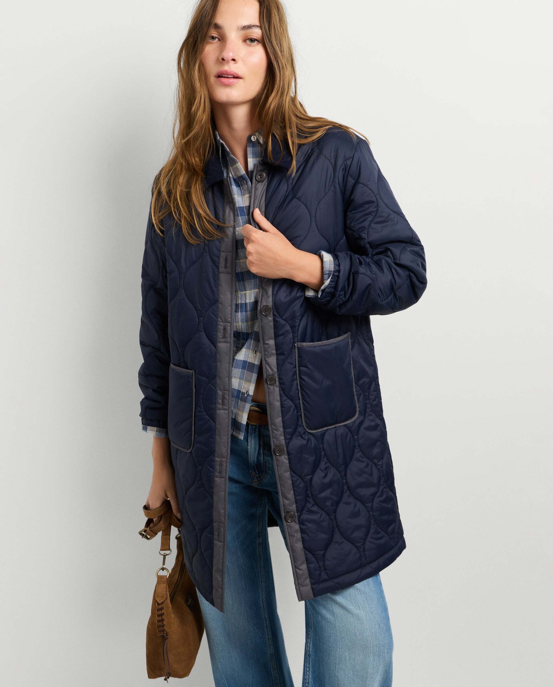 Imagen 0 de Chaqueta de mujer larga guateada con cuello pana Azul oscuro