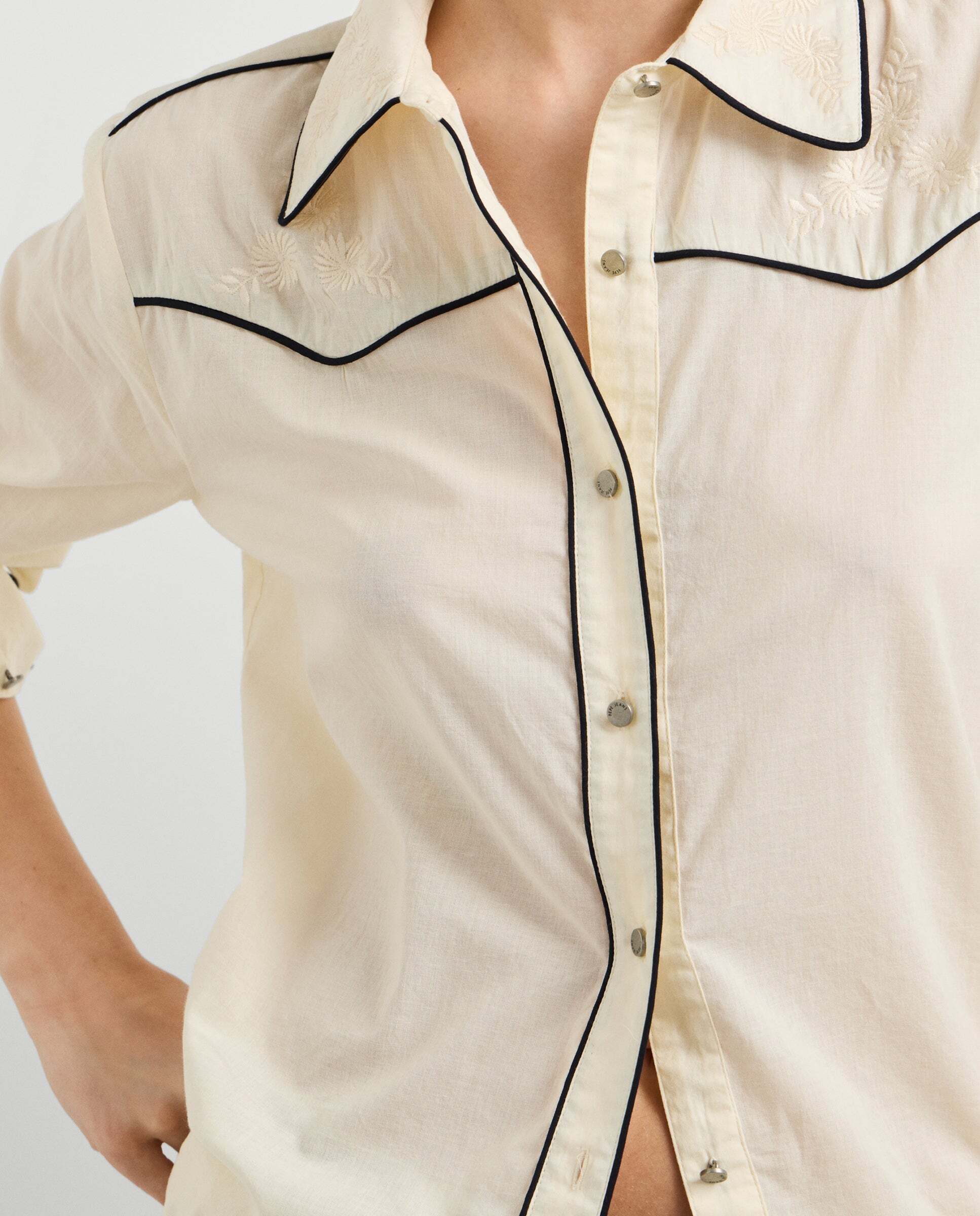 Camisa de mujer con ribetes bordada - Pepe Jeans - Blanco roto Blanco roto-4