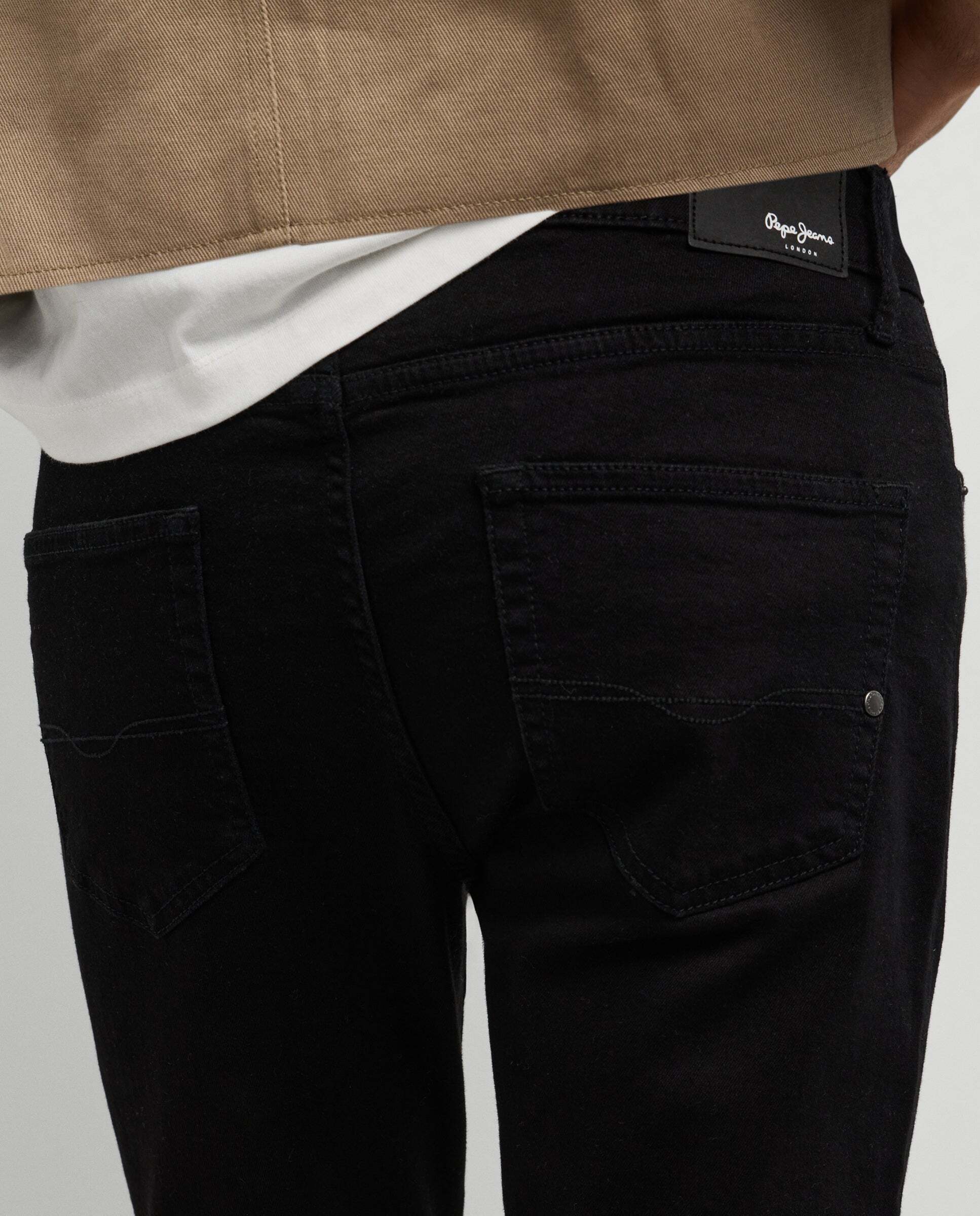 Imagen 4 de Vaquero de hombre fit skinny tiro regular - Pepe Jeans - Negro Negro