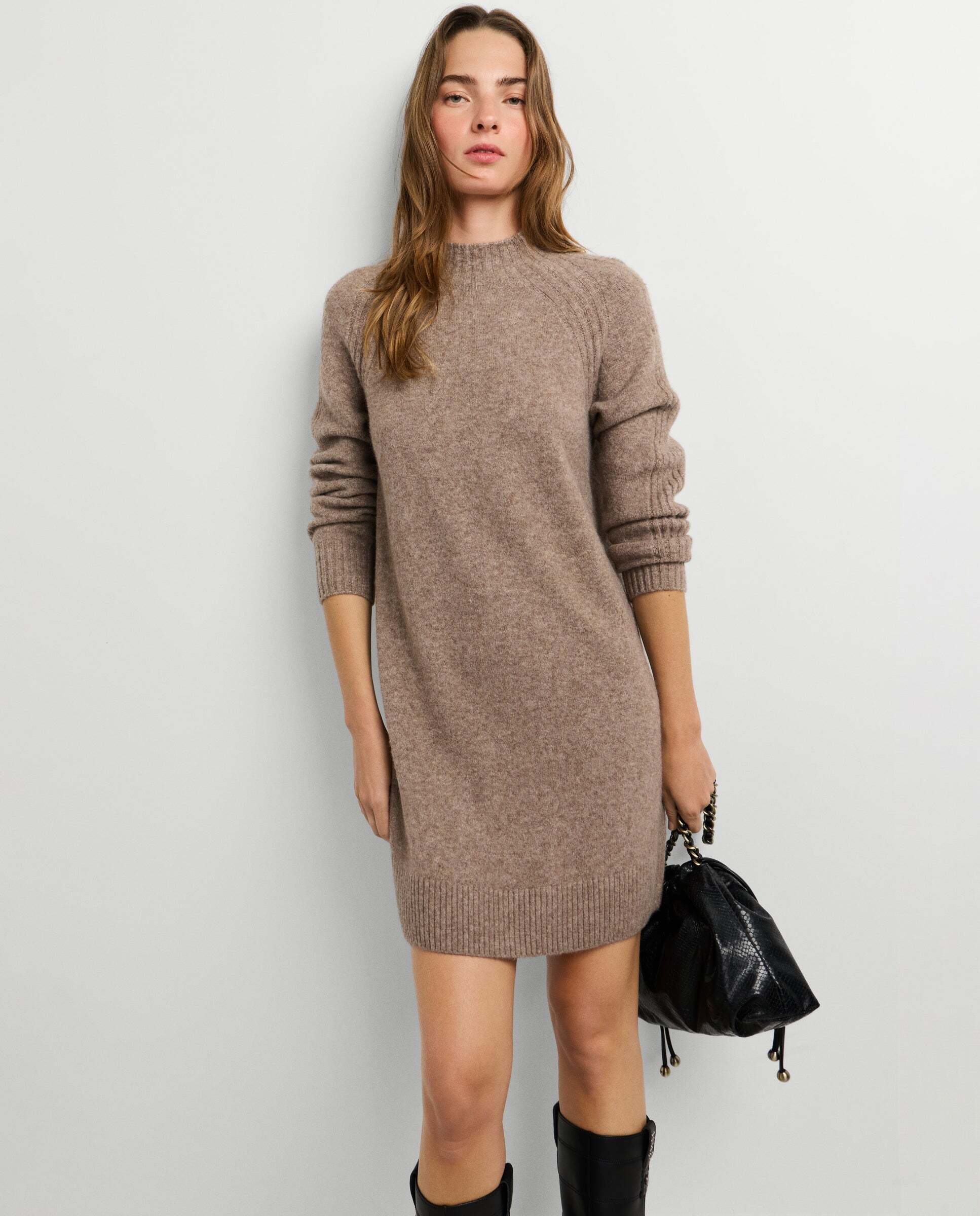 Imagen 0 de Vestido de mujer corto de punto Natural