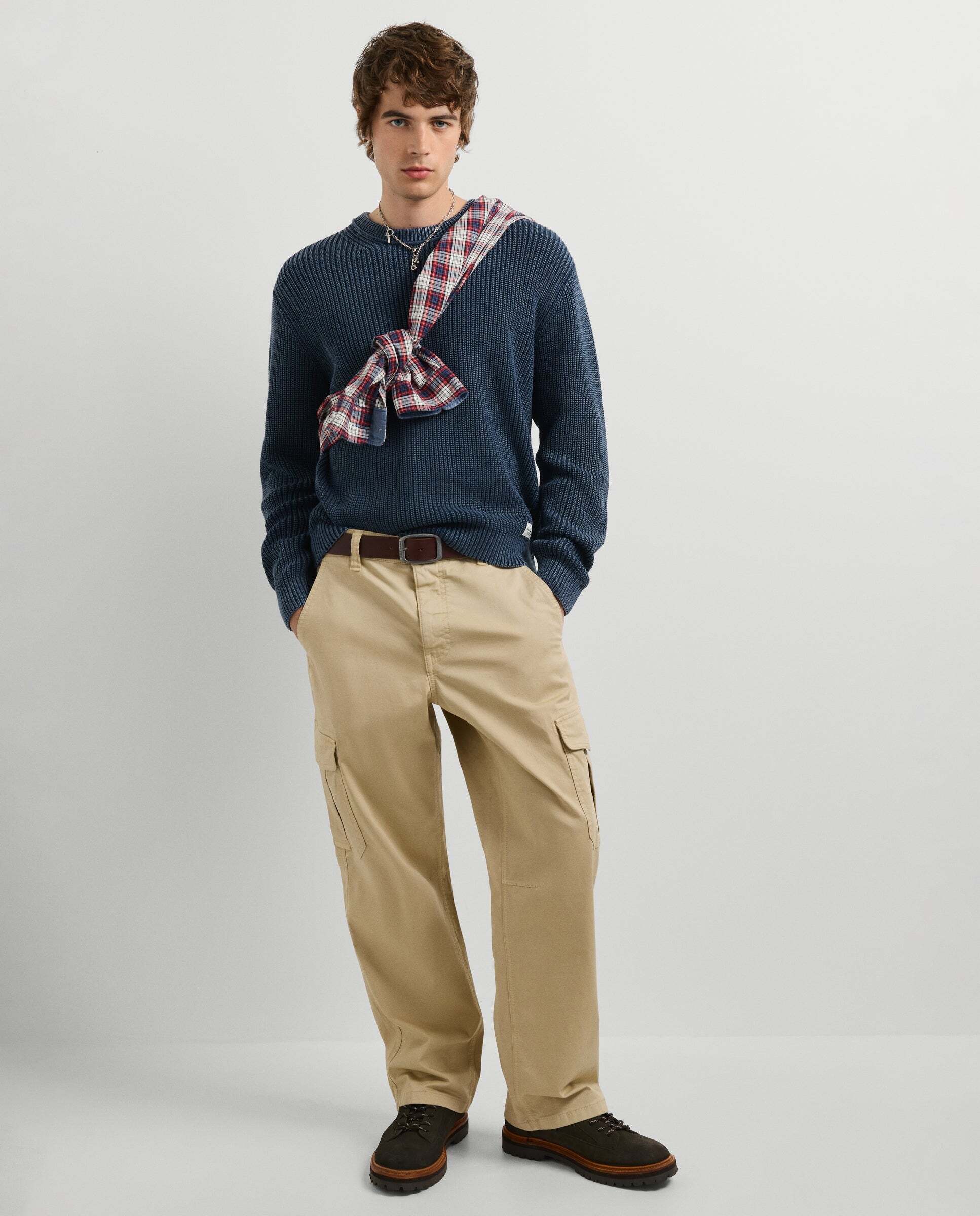 Imagen 0 de Pantalón de hombre cargo sarga fit relaxed Natural