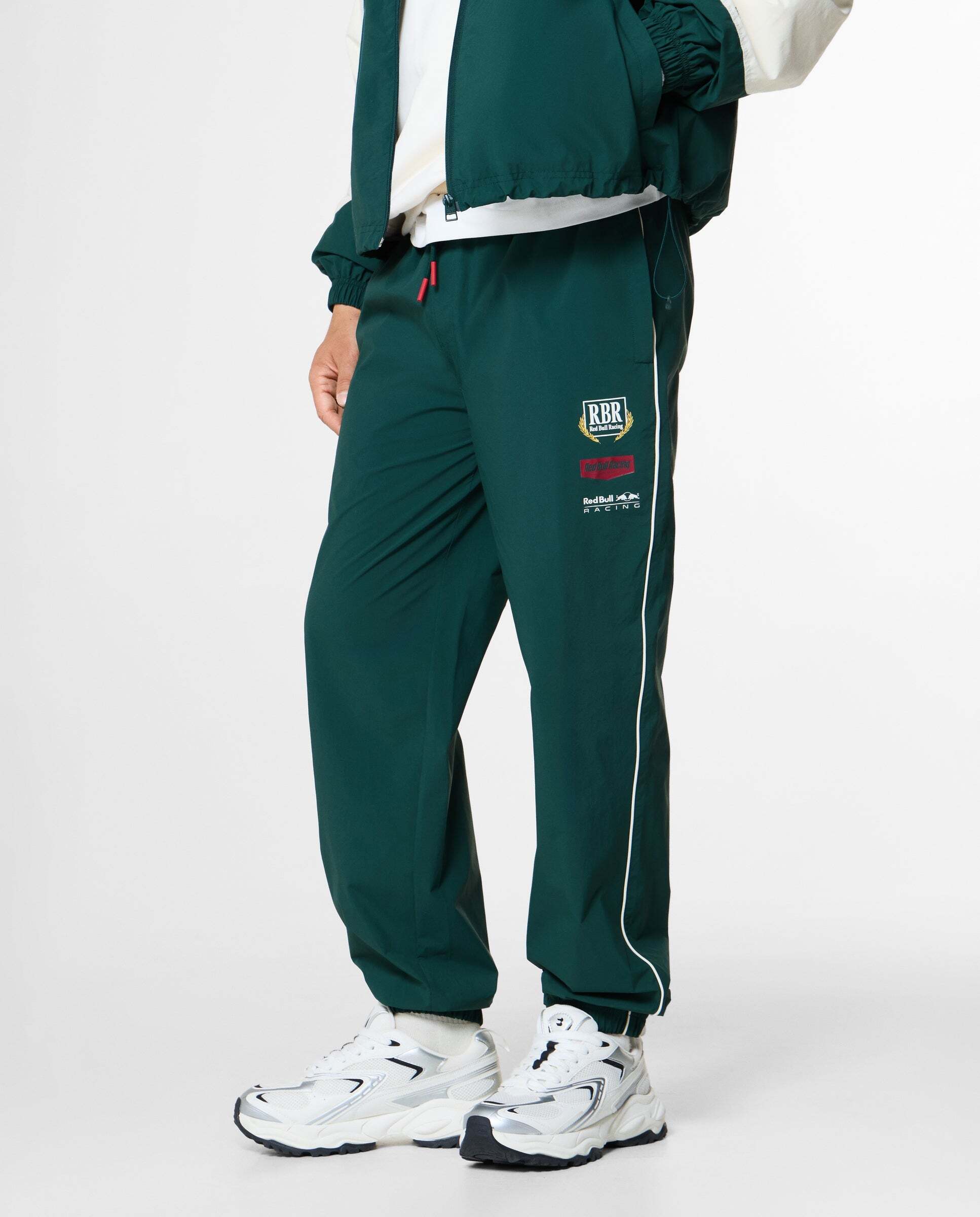Imagen 0 de Pantalón de hombre jogger logo estampado red bull racing Verde oscuro