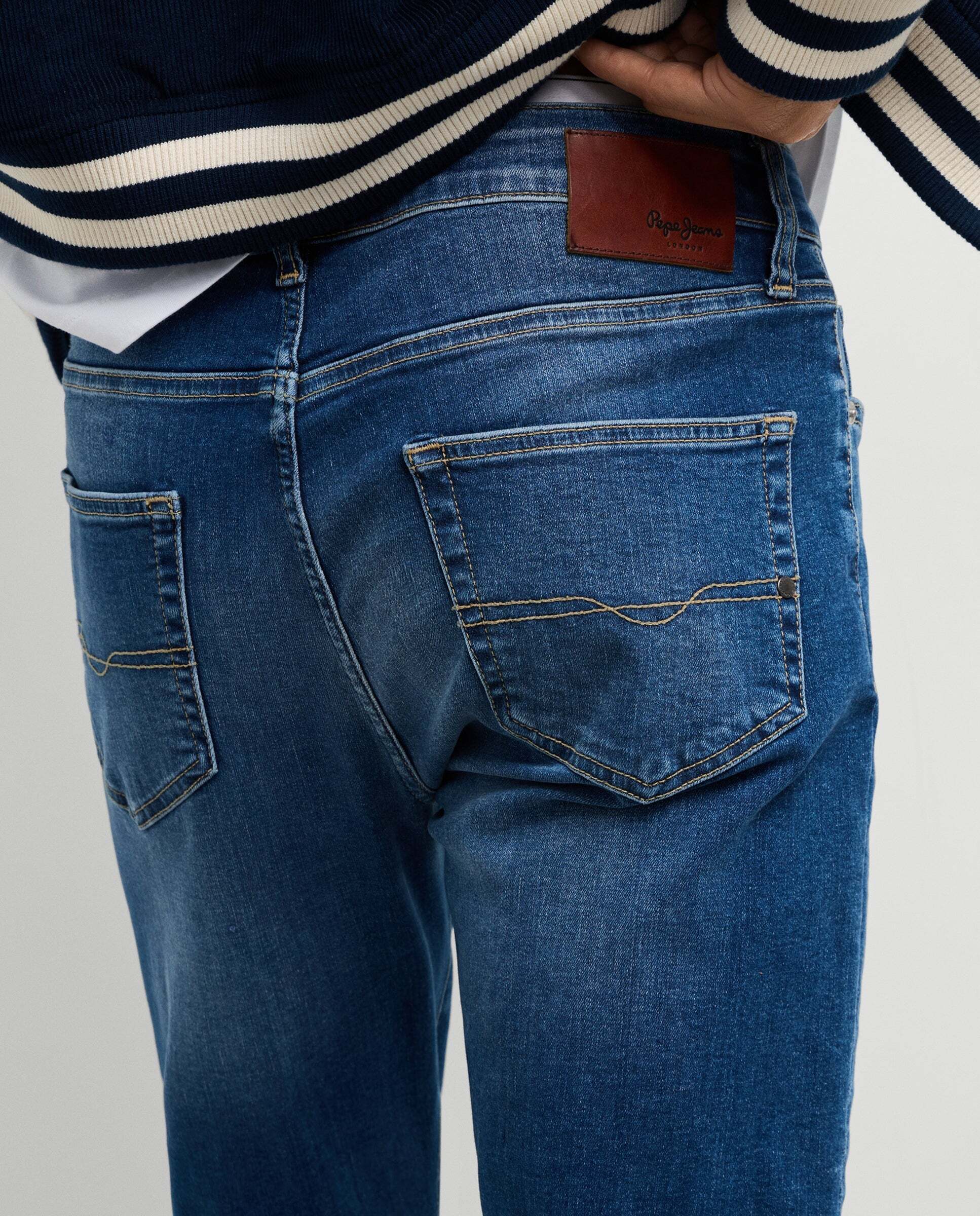 Imagen 4 de Vaquero de hombre fit skinny tiro regular - Pepe Jeans - Azul Azul