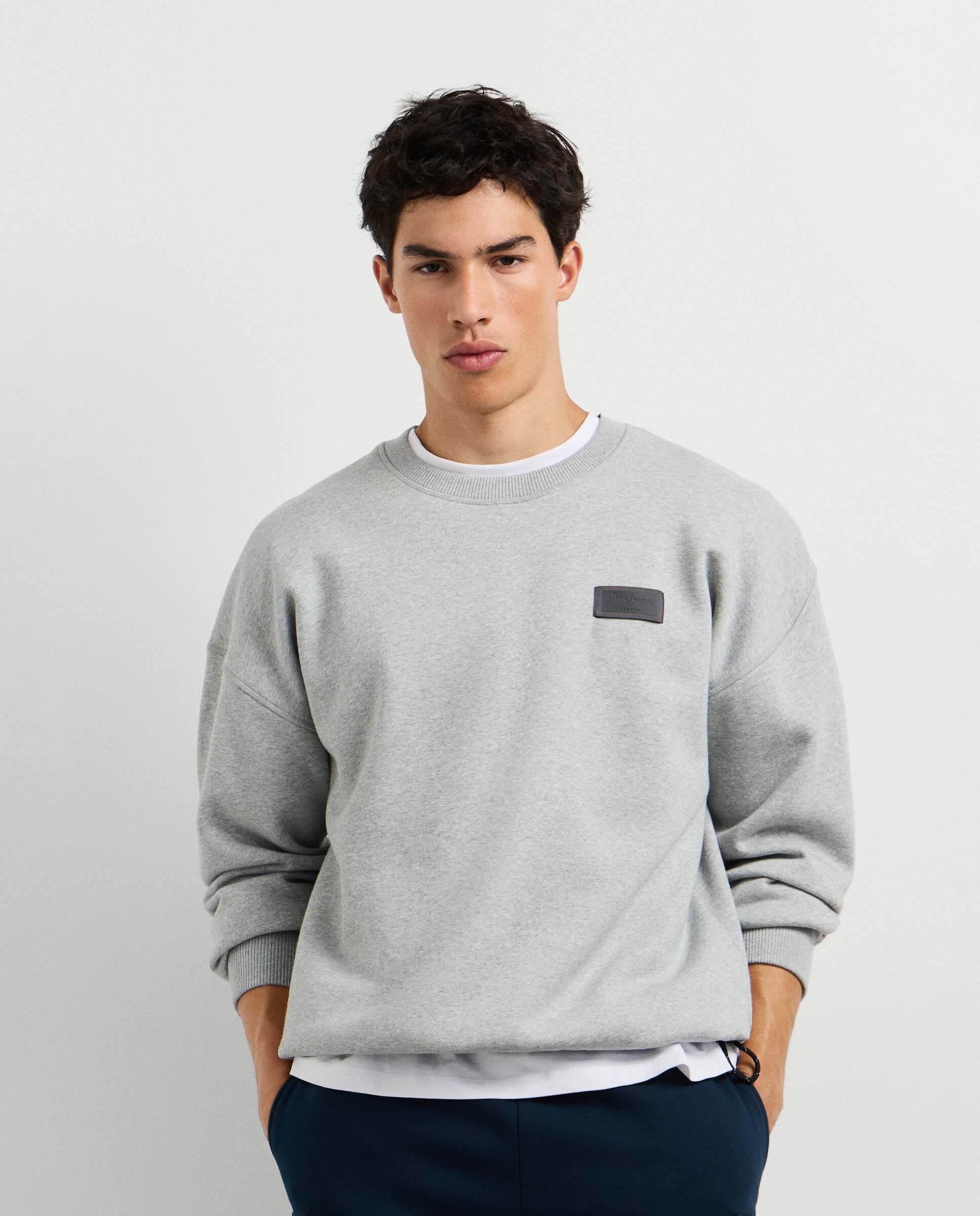 Imagen 0 de Sudadera de hombre cuello redondo fit casual Gris