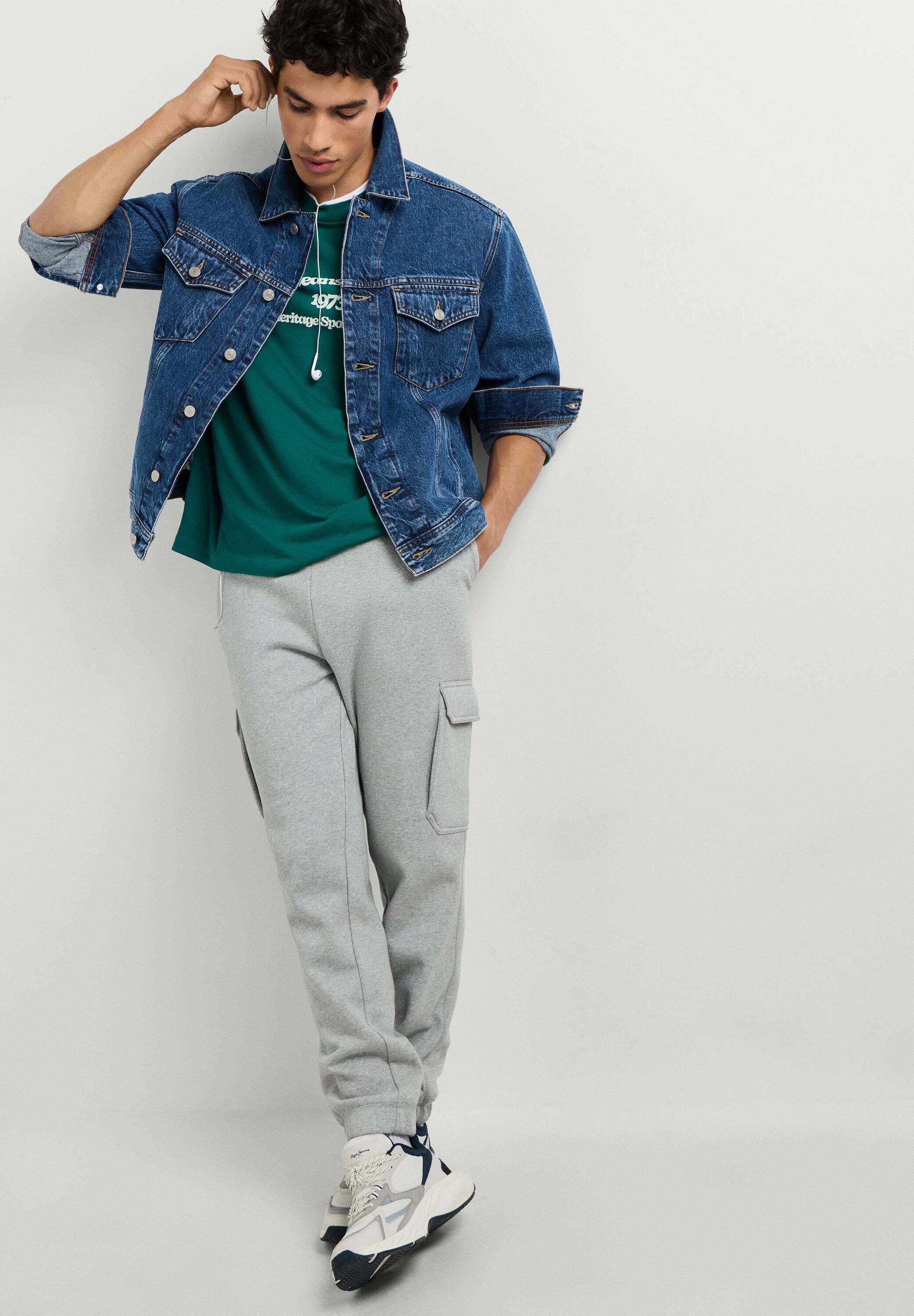 Pantalón de hombre jogger con bolsillos cargo - Pepe Jeans - Gris Gris-4