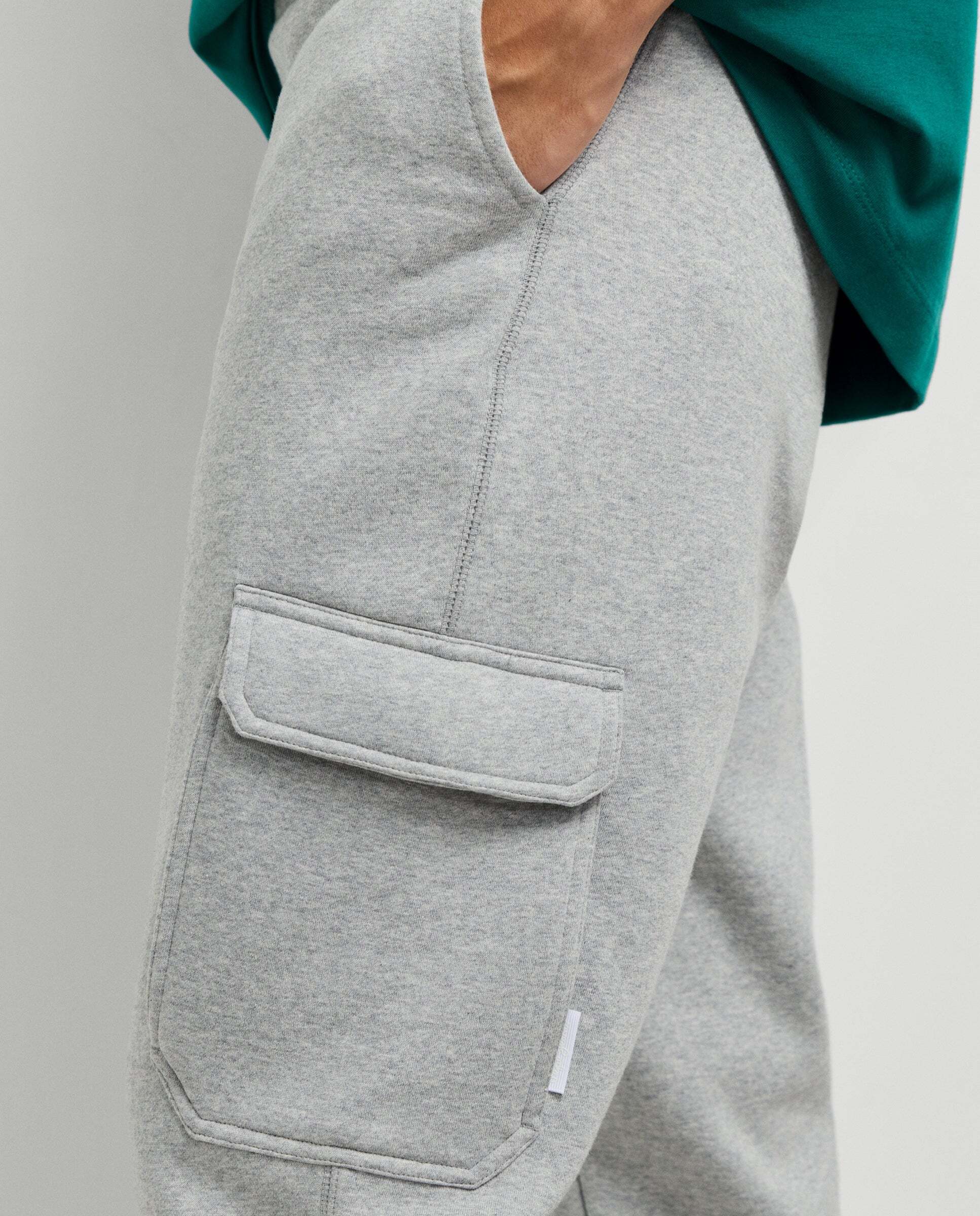 Pantalón de hombre jogger con bolsillos cargo - Pepe Jeans - Gris Gris-5