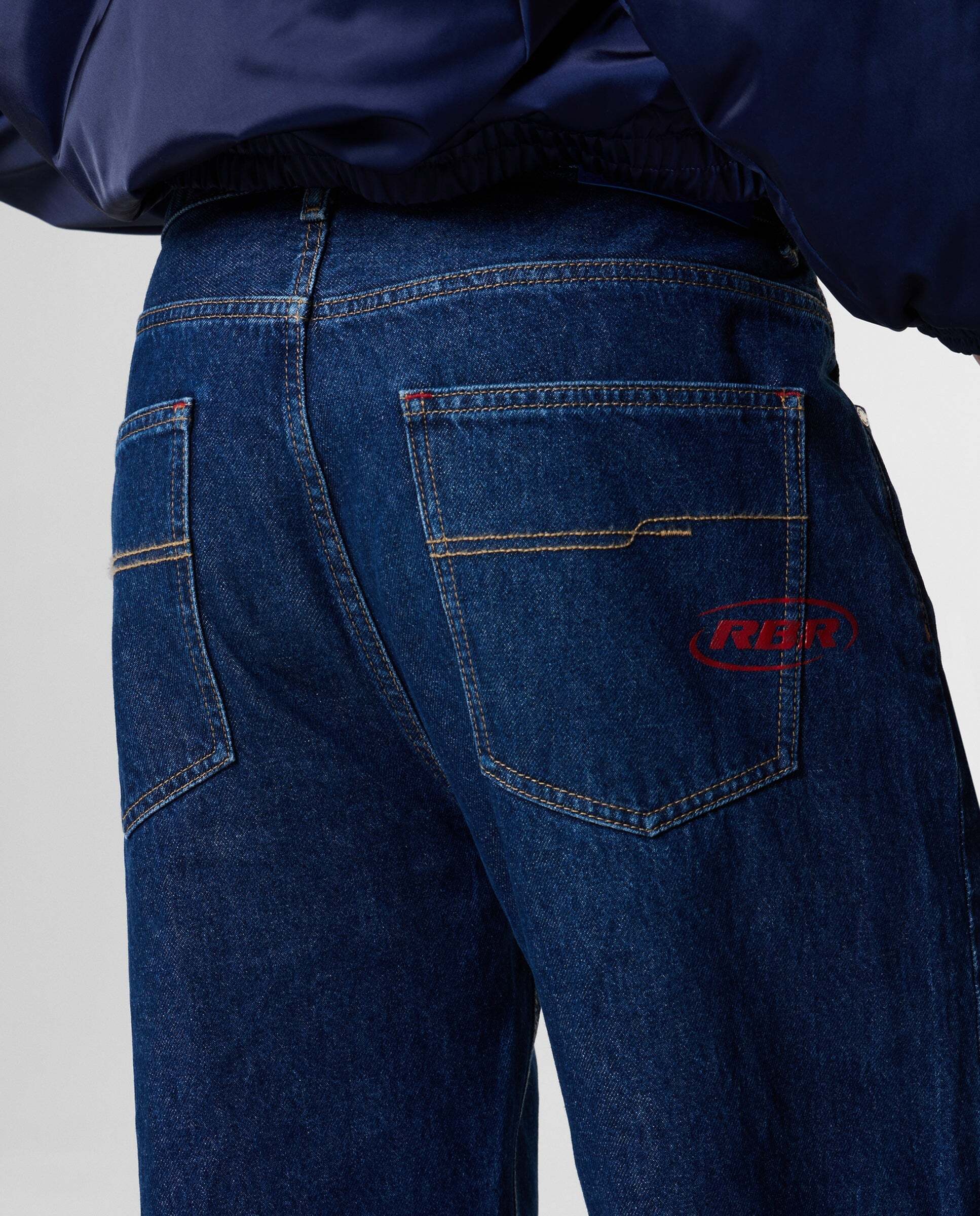 Imagen 4 de Vaquero de hombre fit loose con logo estampado red bull racing - Pepe Jeans - Azul marino Azul marino