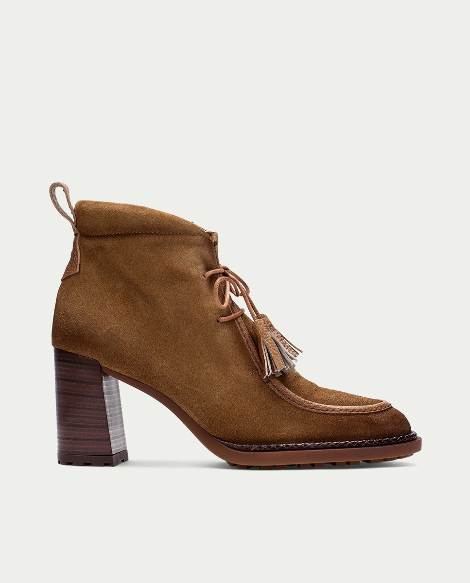 Botines wallabee de mujer con tacón y detalle de borla - Hispanitas - Marrón Marrón-3