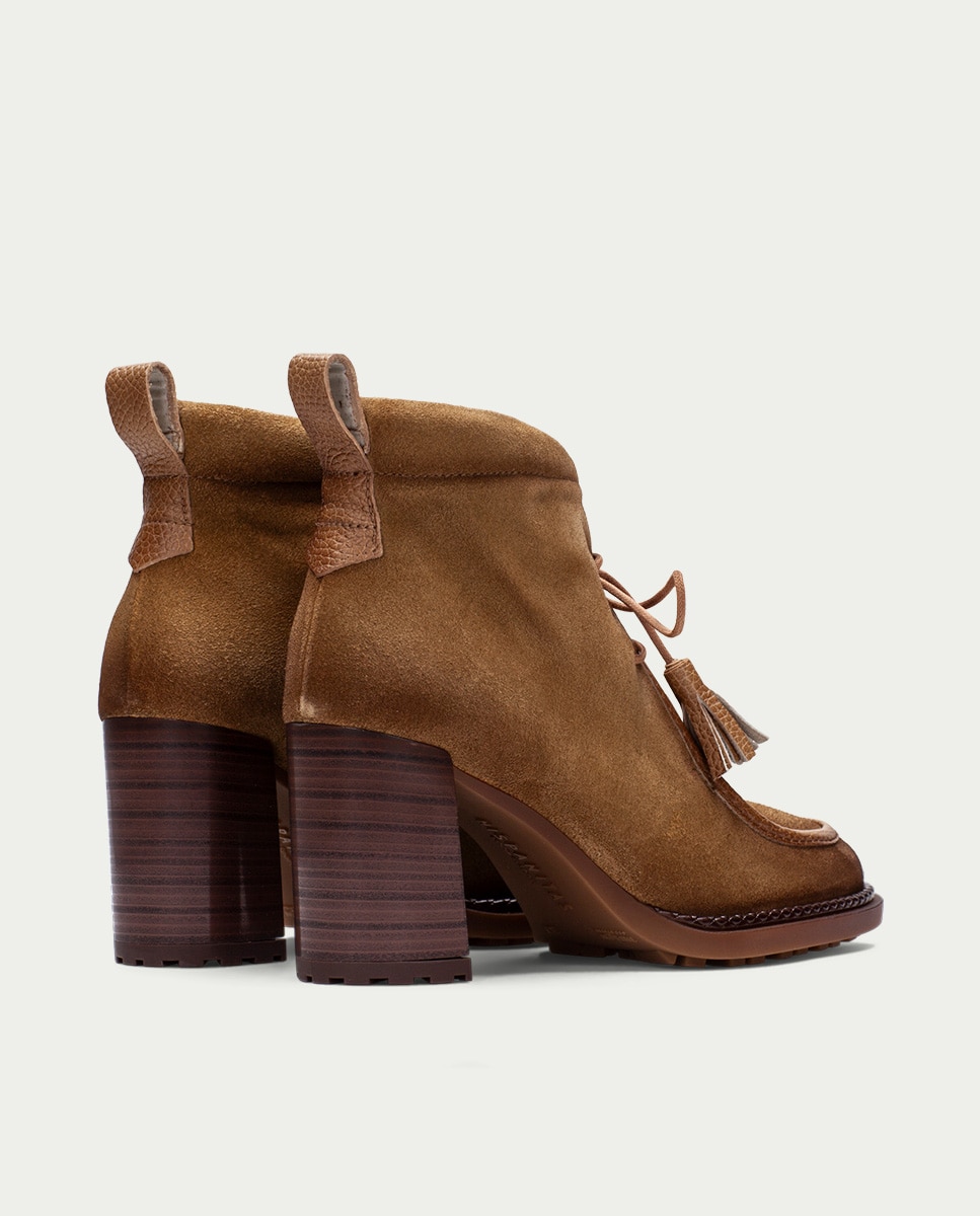 Botines wallabee de mujer con tacón y detalle de borla - Hispanitas - Marrón Marrón-4