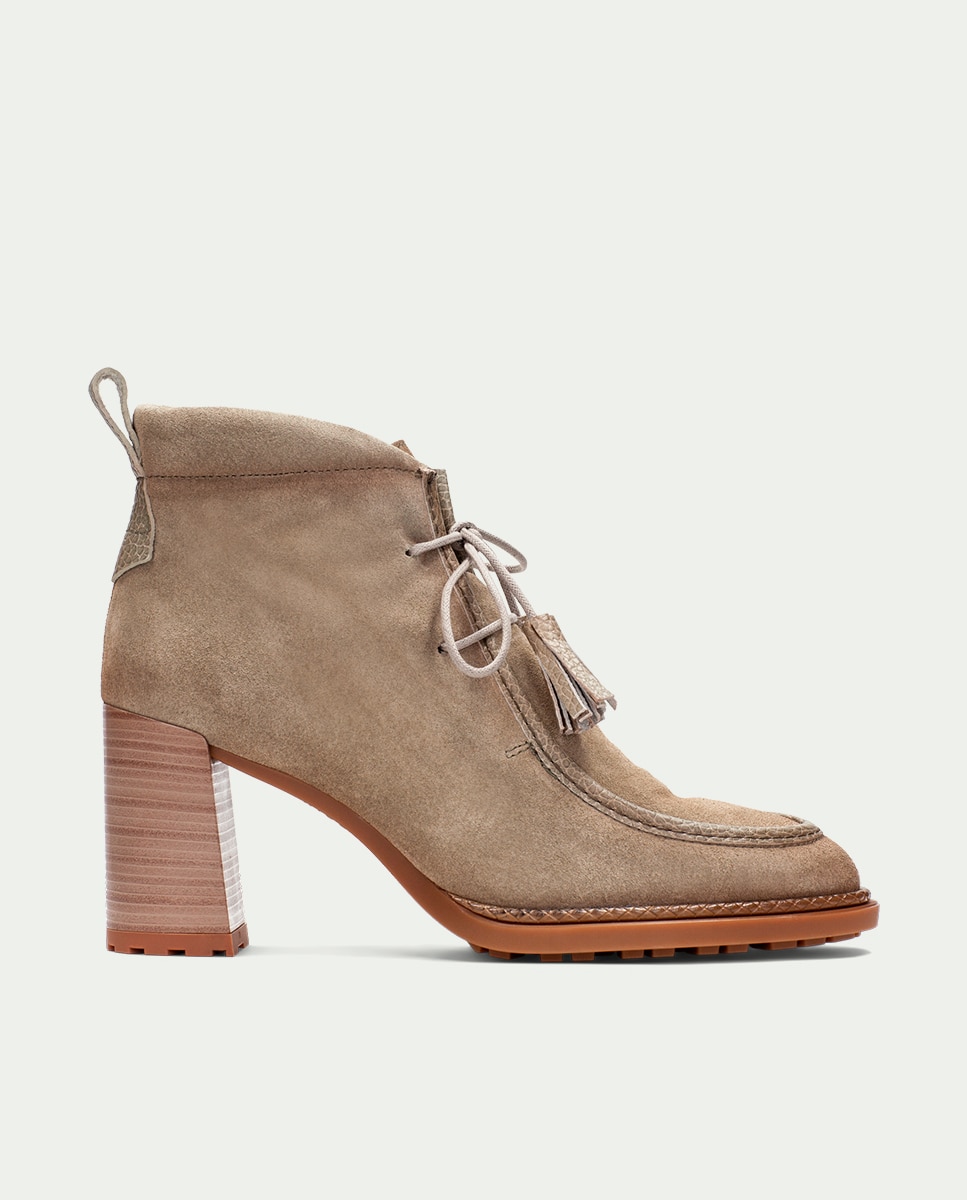 Botines wallabee de mujer con tacón y detalle de borla - Hispanitas - Verde Verde-3