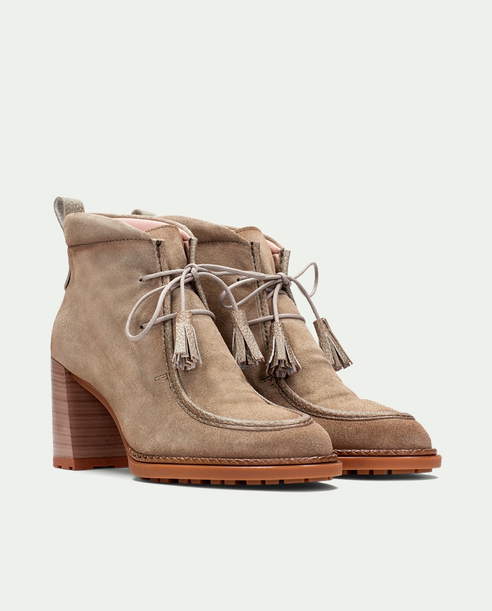 Botines wallabee de mujer con tacón y detalle de borla - Hispanitas - Verde Verde-2