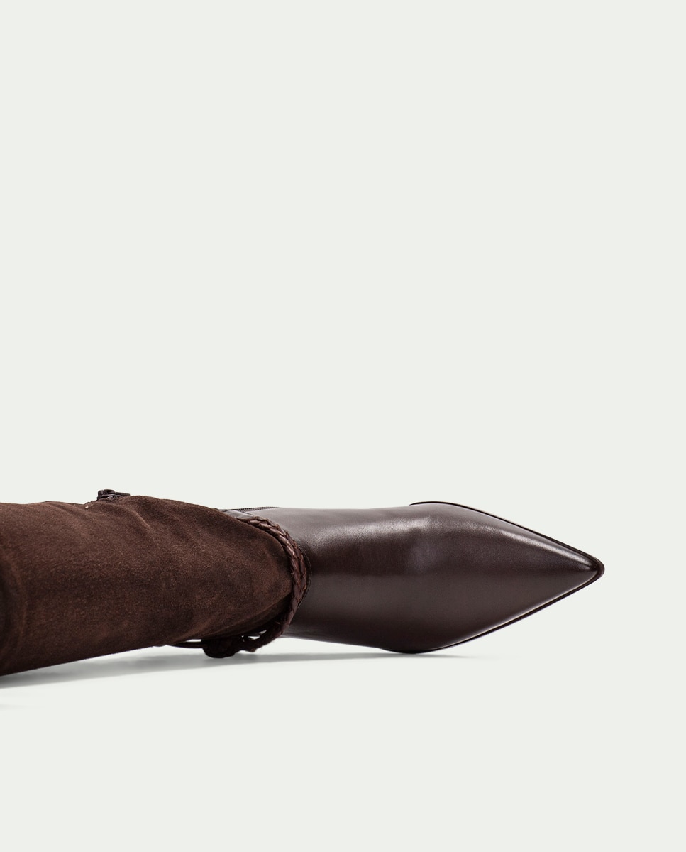 Botas de mujer de piel con punta fina y cordón trenzado - Hispanitas - Marrón Marrón-6