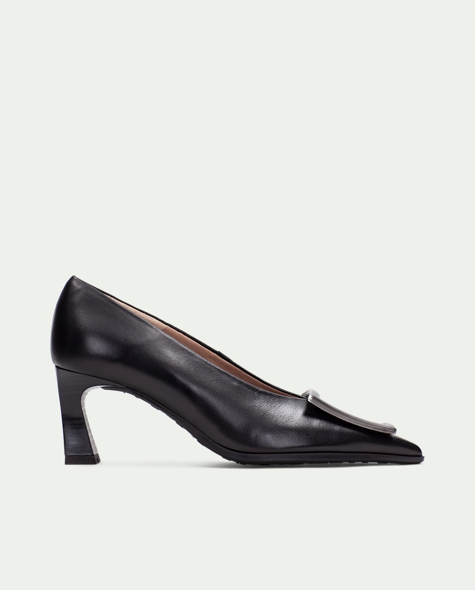 Zapatos de salón de mujer con adorno metálico - Hispanitas - Negro Negro-3
