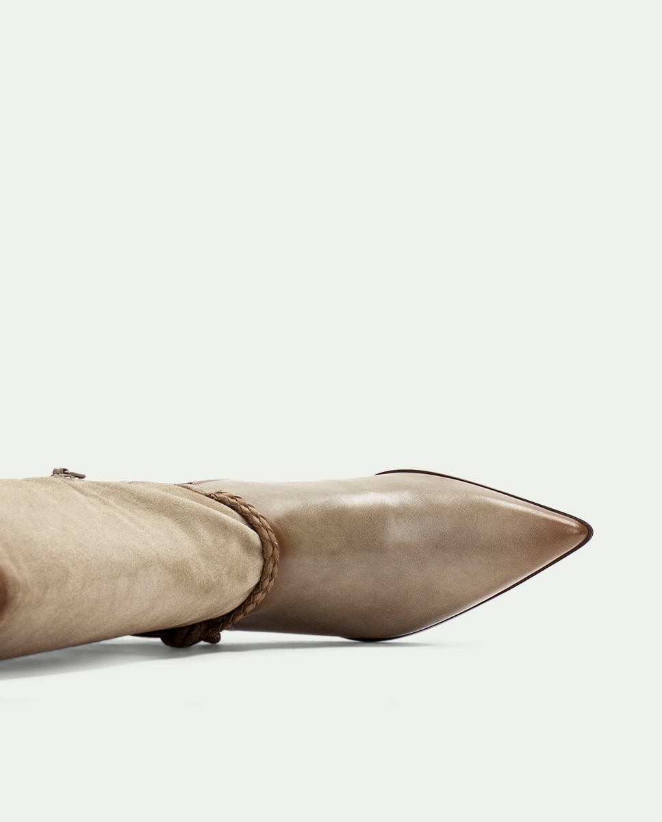 Botas de mujer de piel con punta fina y cordón trenzado - Hispanitas - Verde Verde-7
