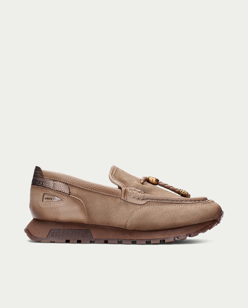 Imagen 1 de Mocasines deportivos de mujer de piel con detalle de cordón Topo