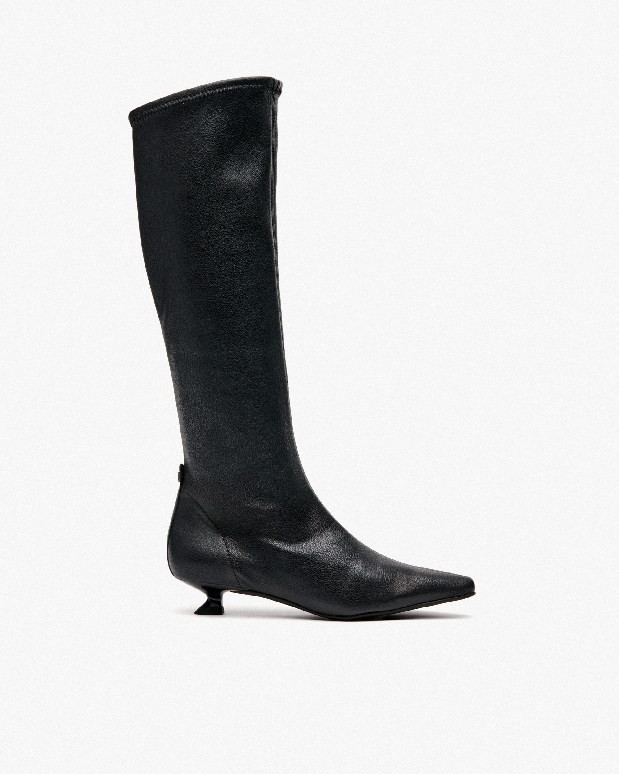 Pedro Miralles - Botas elásticas de mujer con tacón kitten.