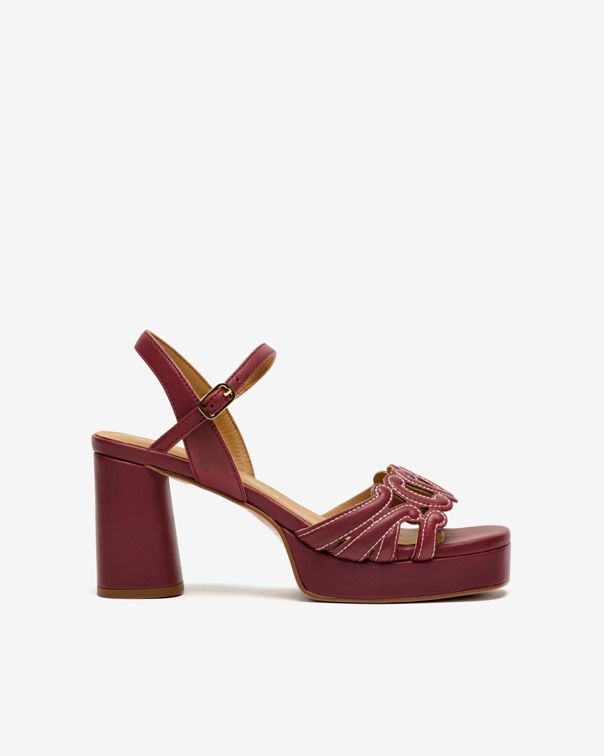 Pedro Miralles - Sandalias de tacón de mujer con plataforma y detalles ornamentales.